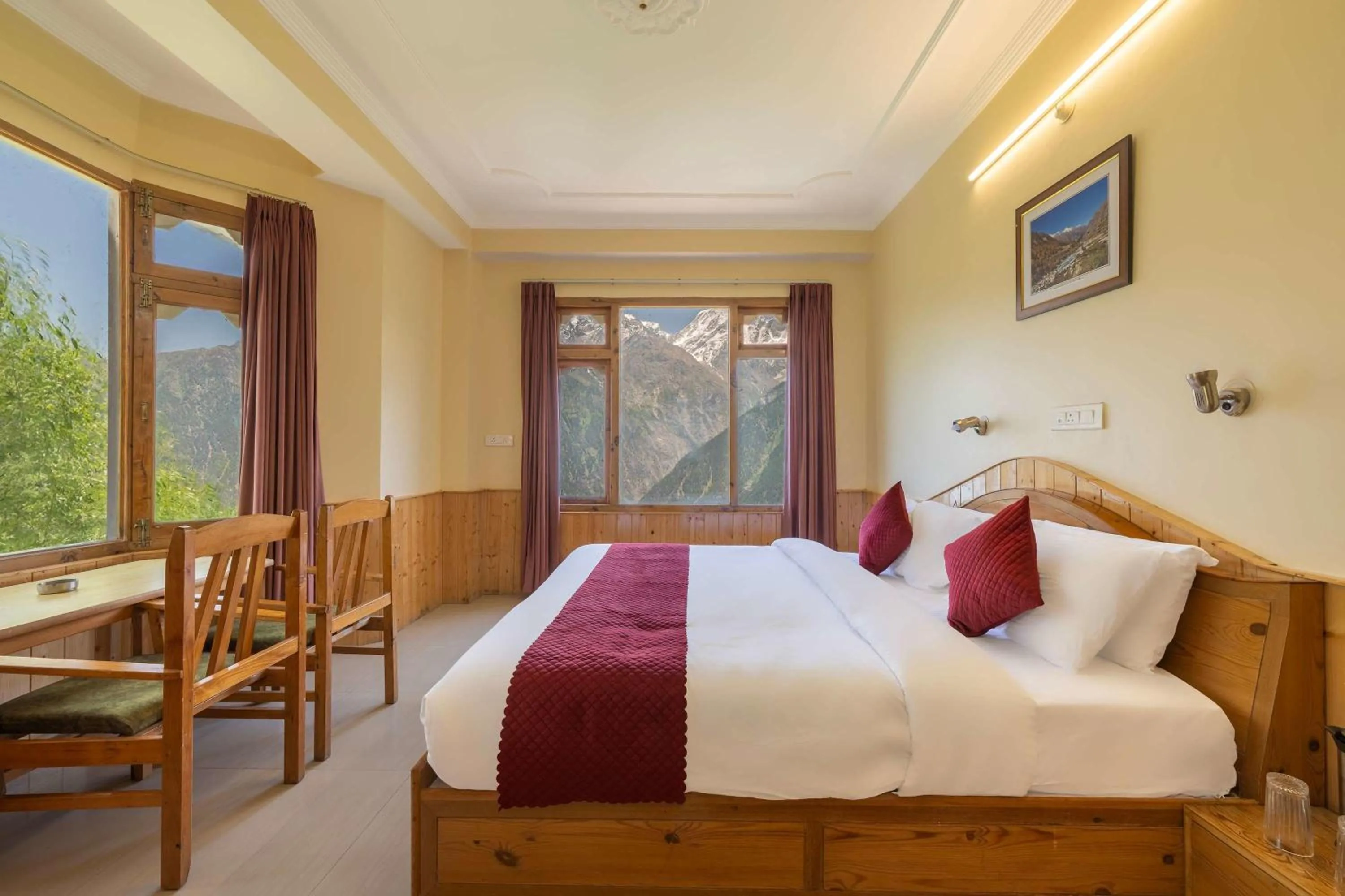 Bed in Echor The Alpine Crest Kalpa