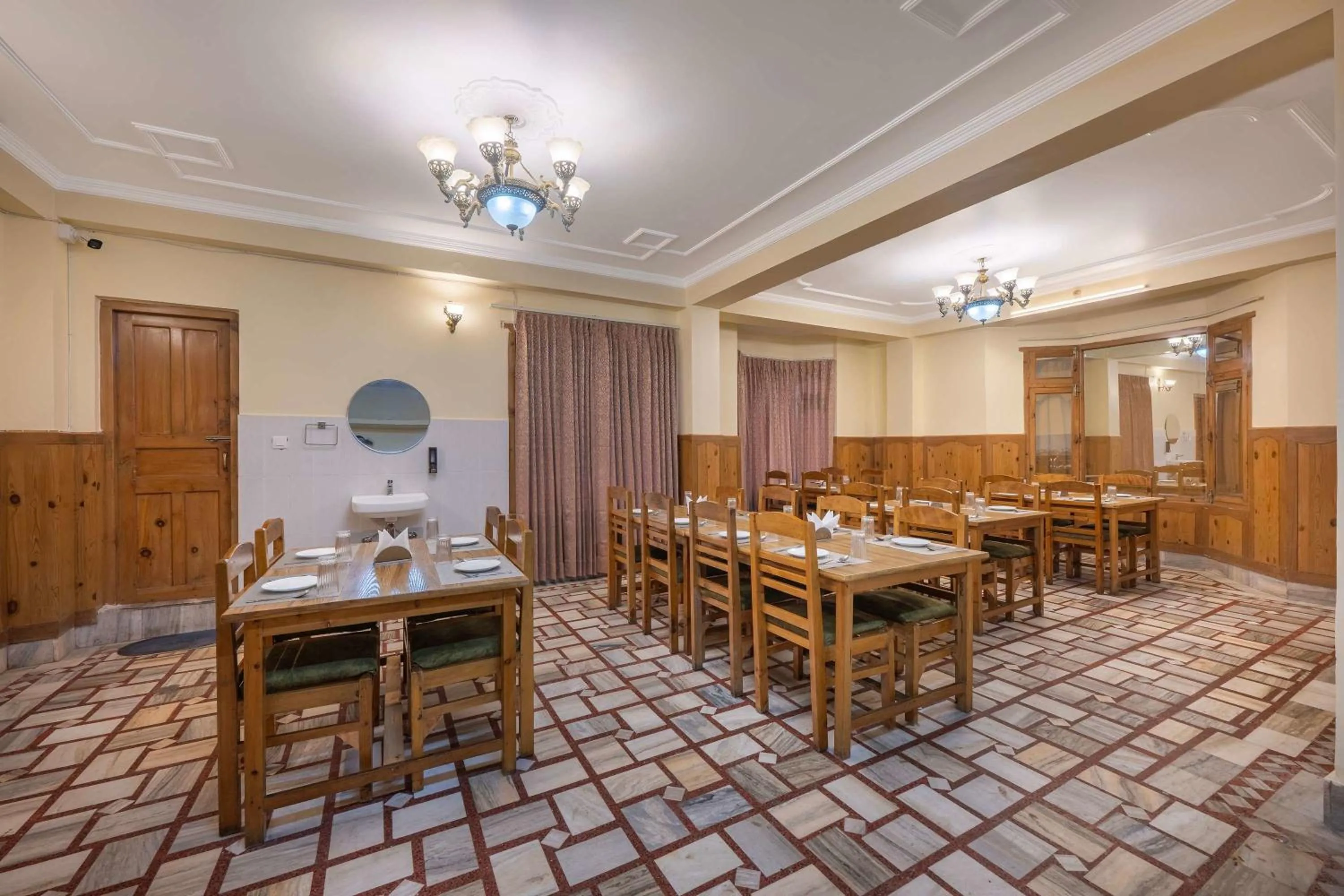 Restaurant/places to eat in Echor The Alpine Crest Kalpa