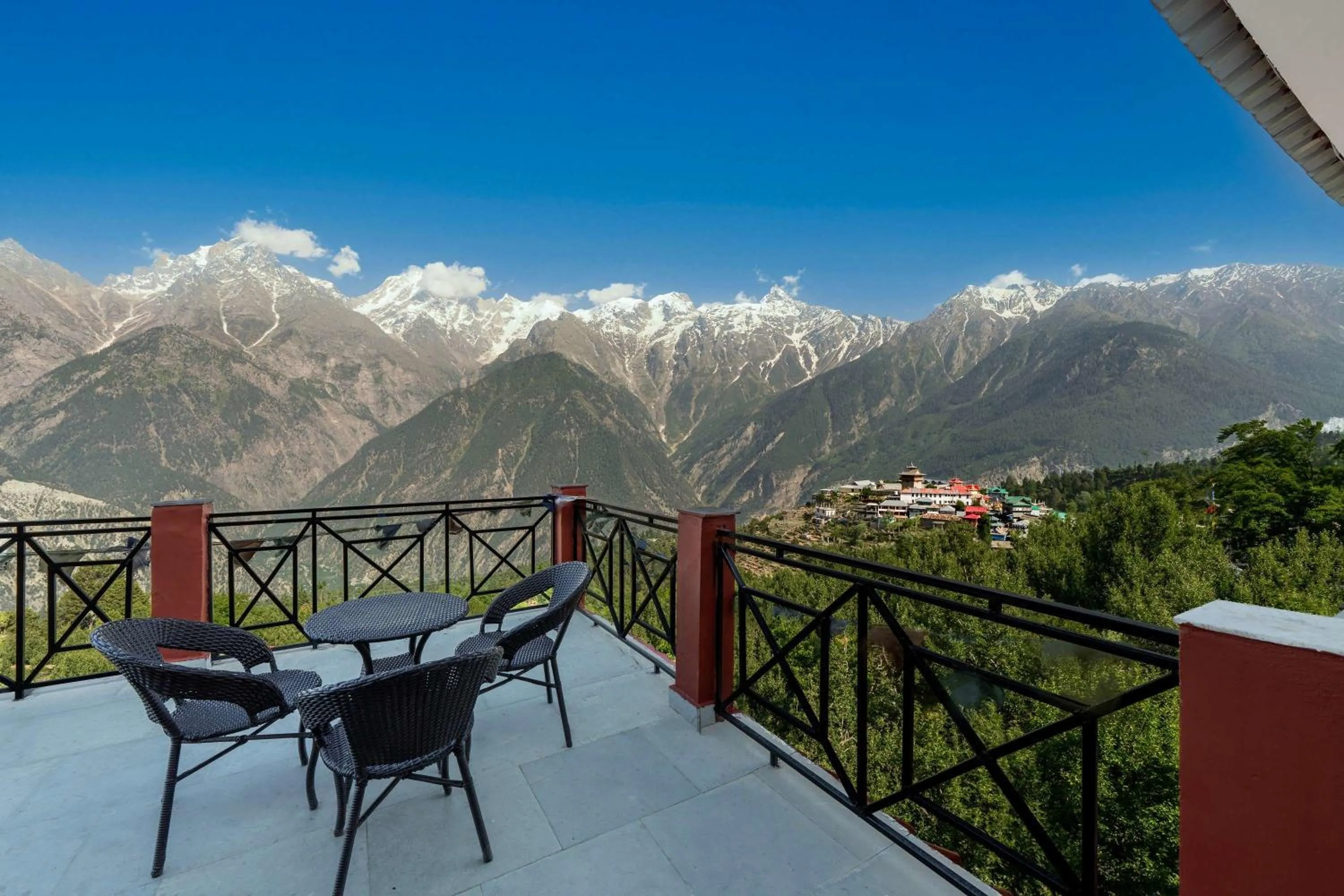 Natural landscape in Echor The Alpine Crest Kalpa