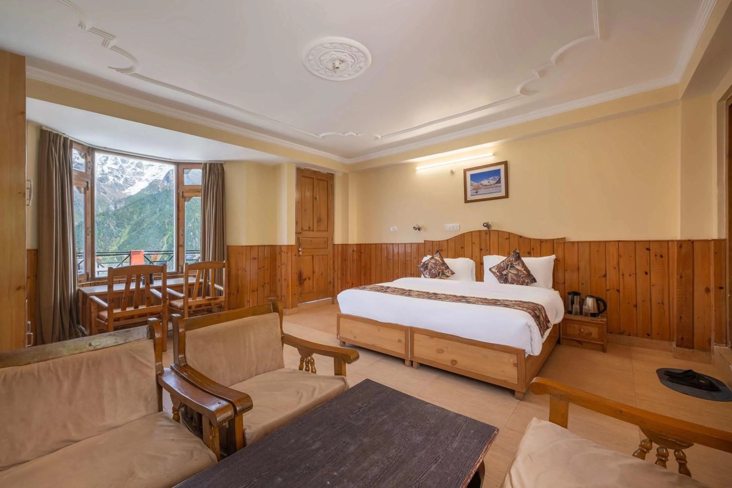 Bed in Echor The Alpine Crest Kalpa
