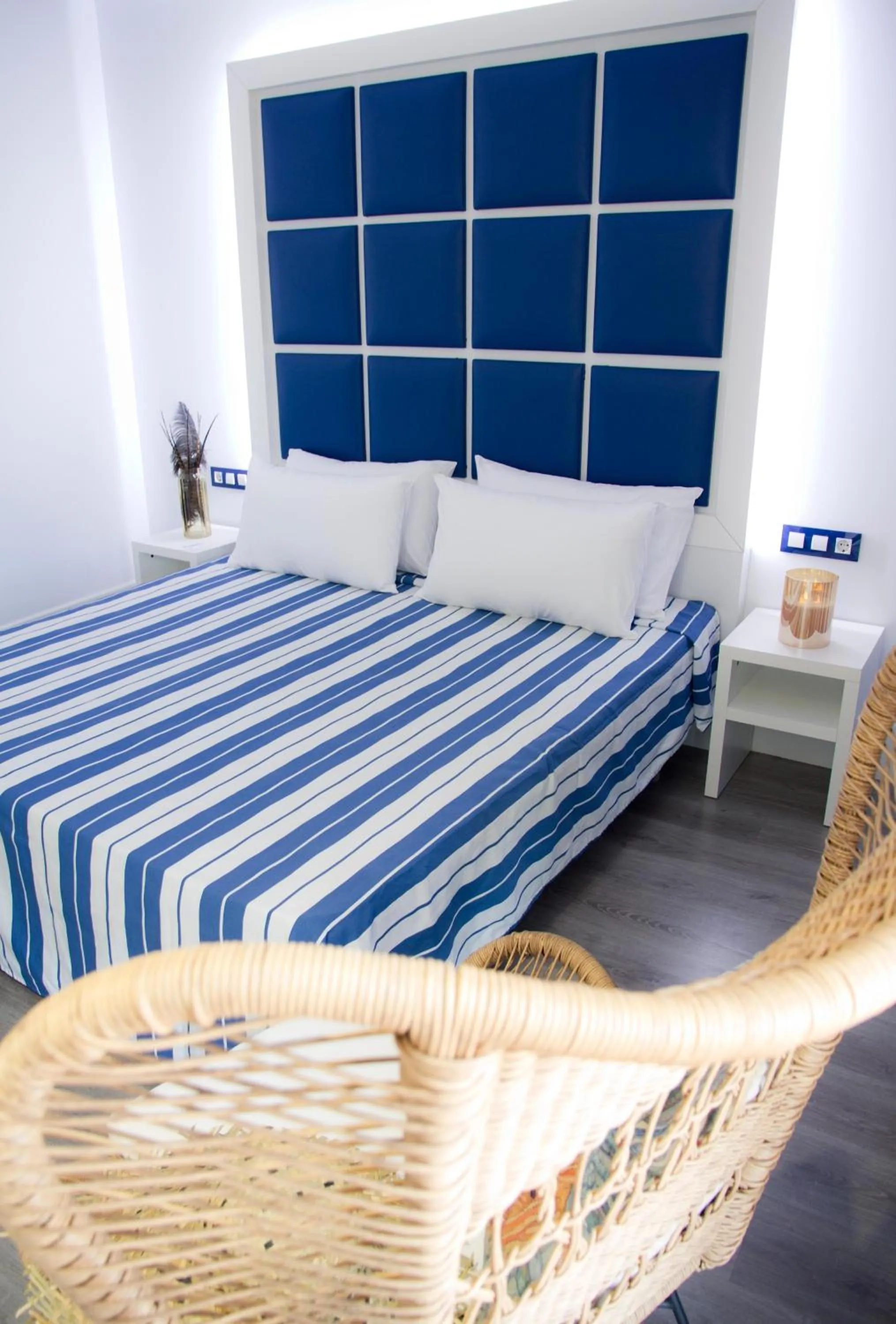 Photo of the whole room, Bed in ALEGRIA Sun Village