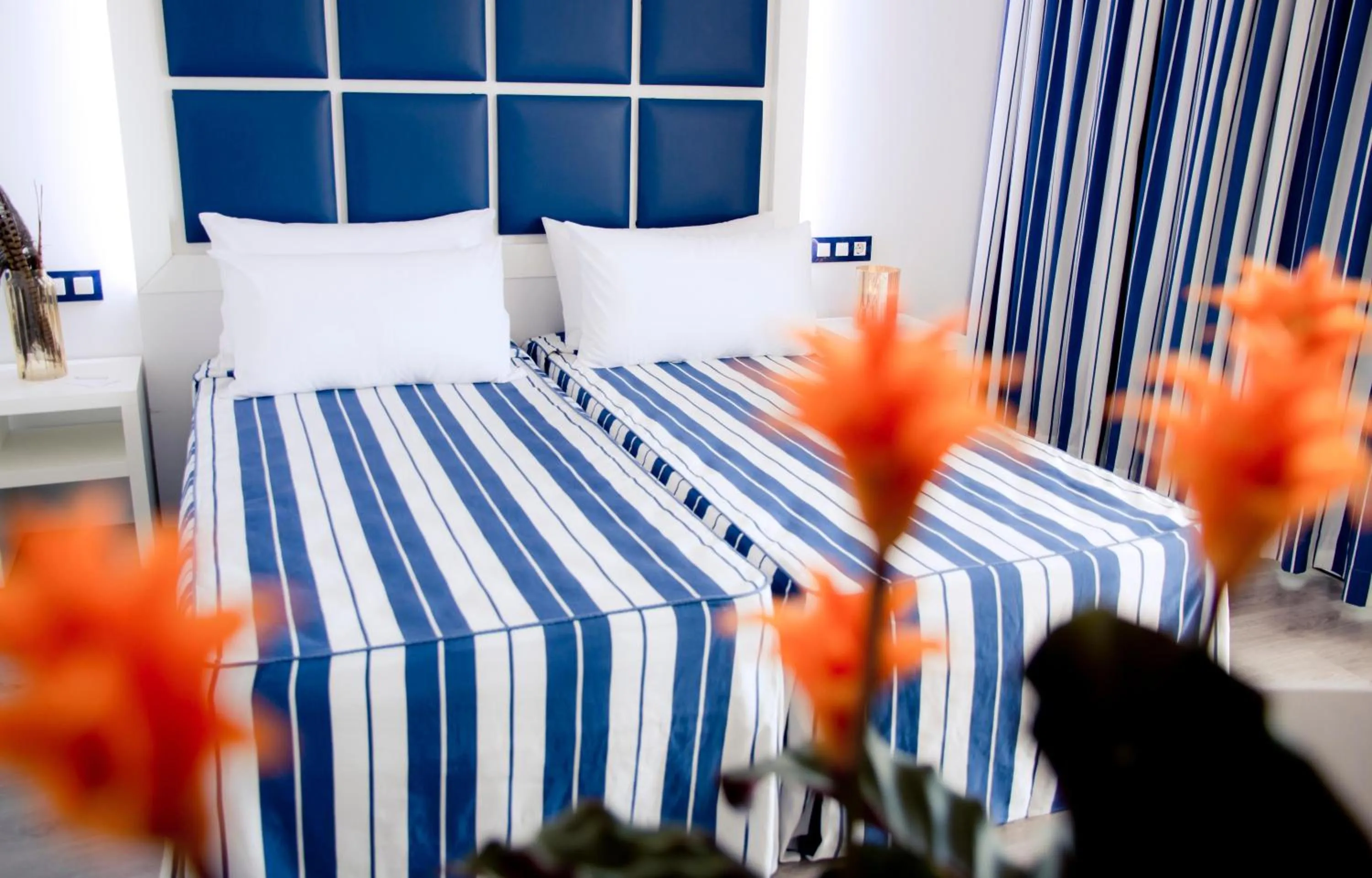 Photo of the whole room, Bed in ALEGRIA Sun Village