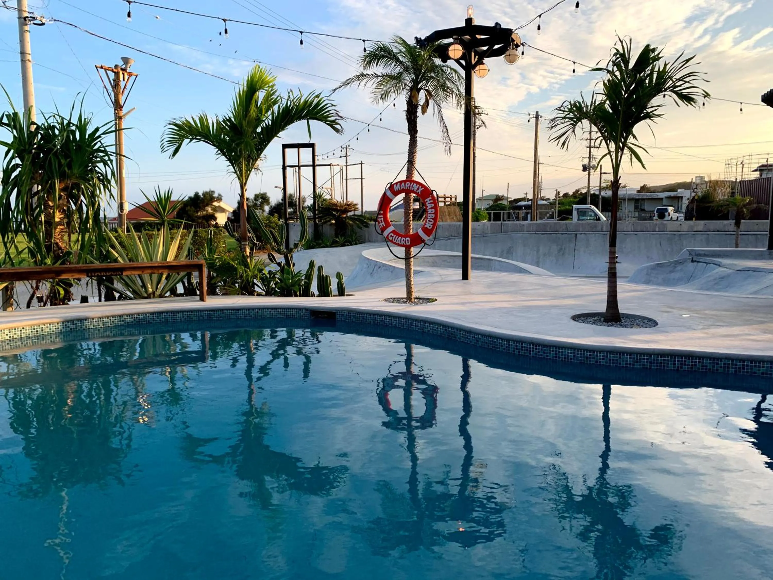 Swimming pool in MARINX CLASSIC HARBORVIEW PENSION