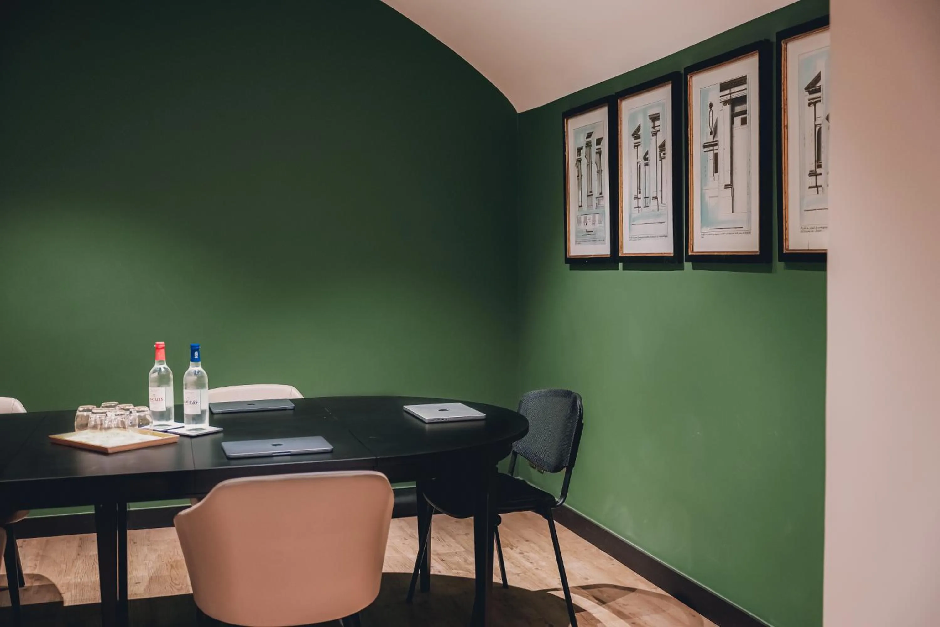 Meeting/conference room in Maison Orphée