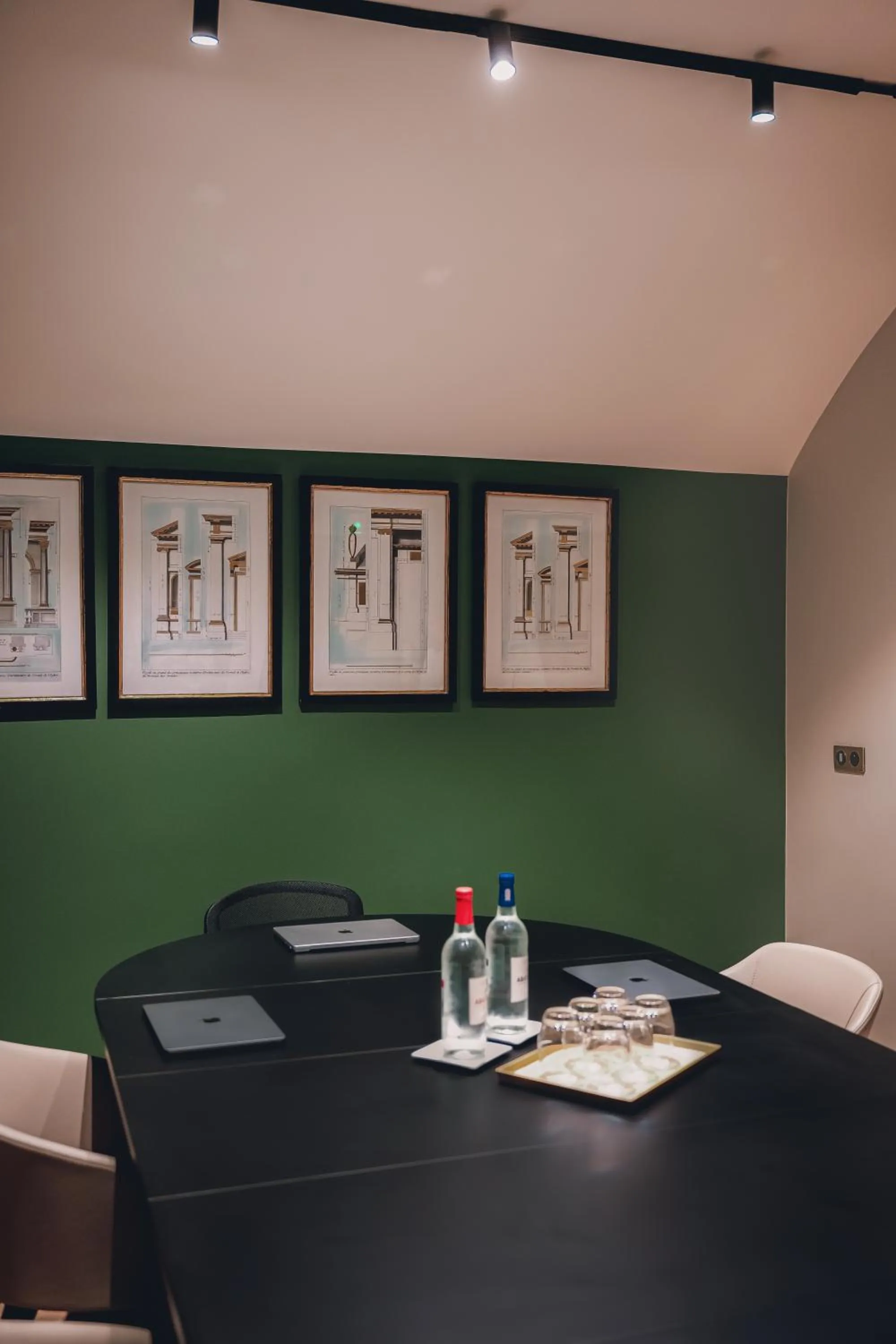 Meeting/conference room in Maison Orphée