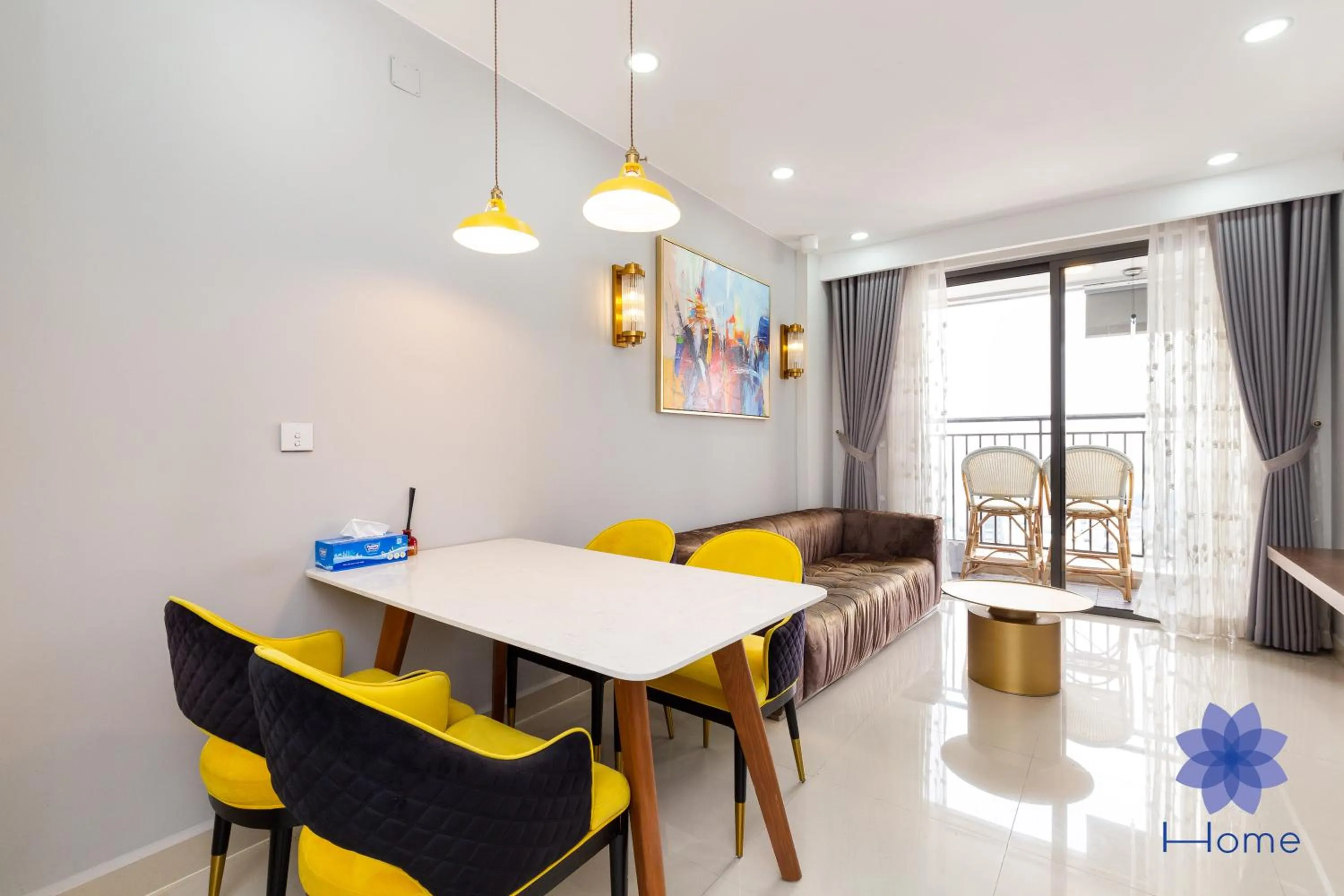 iHome Furnished Apartments with Free Gym & Pool, Airport Pick-Up Service