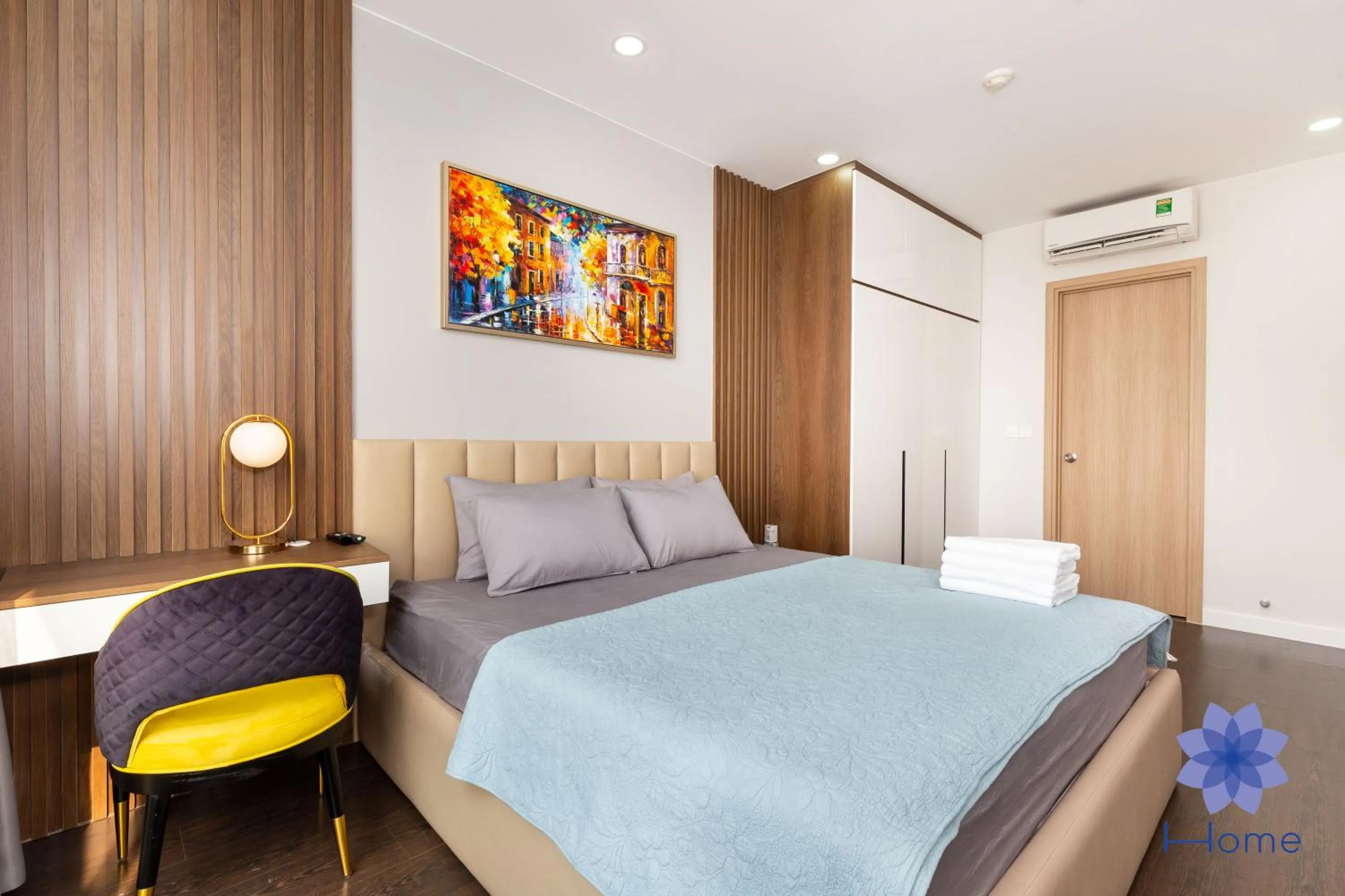 Bed in iHome Furnished Apartments with Free Gym & Pool, Airport Pick-Up Service