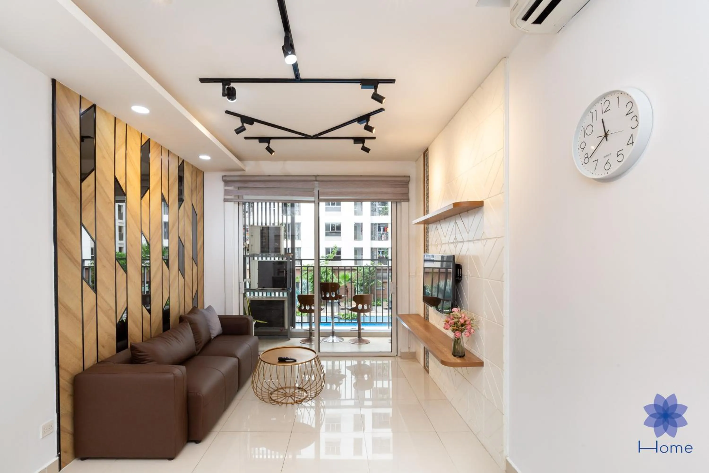 iHome Furnished Apartments with Free Gym & Pool, Airport Pick-Up Service