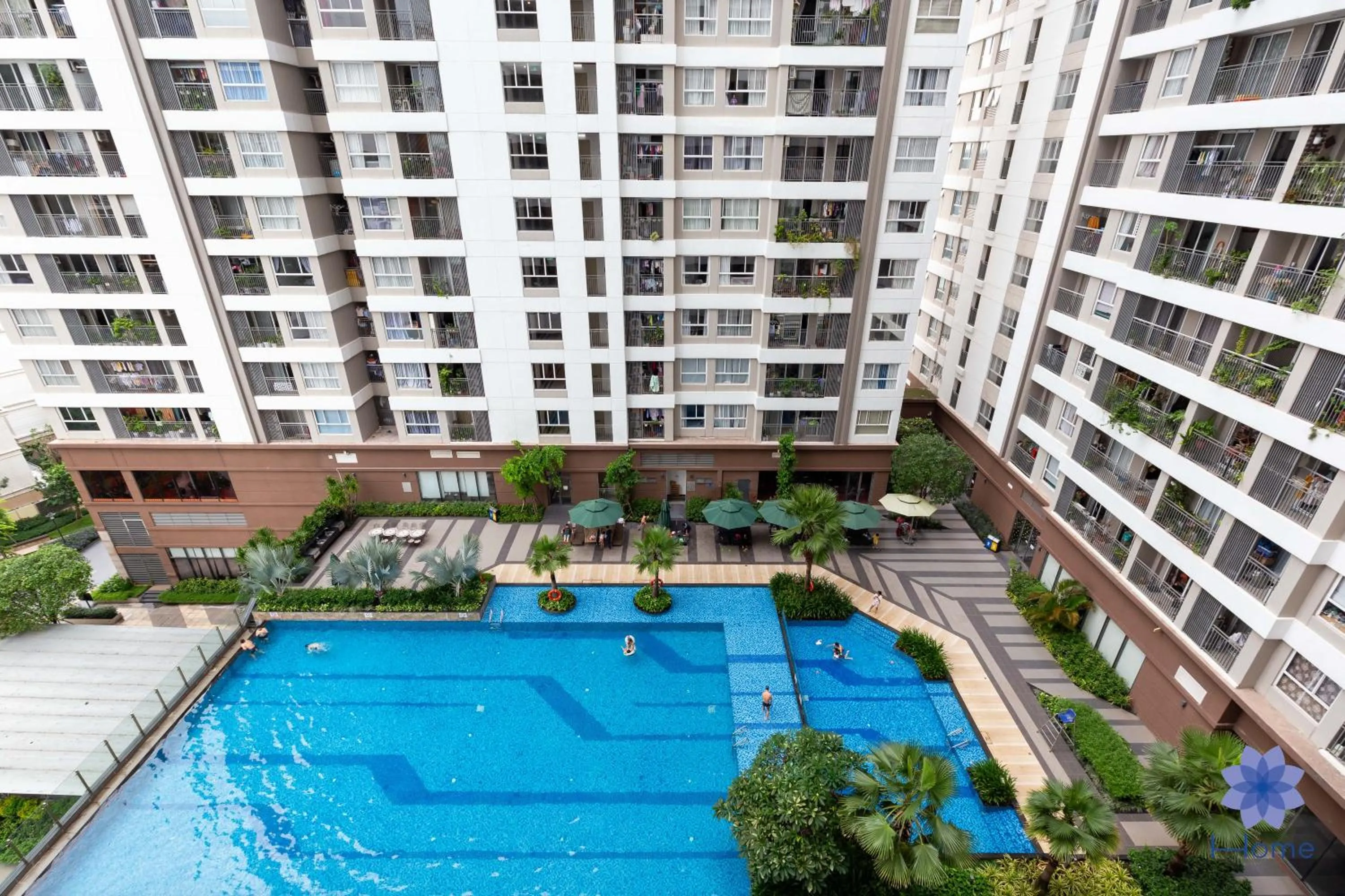 Pool view in iHome Furnished Apartments with Free Gym & Pool, Airport Pick-Up Service