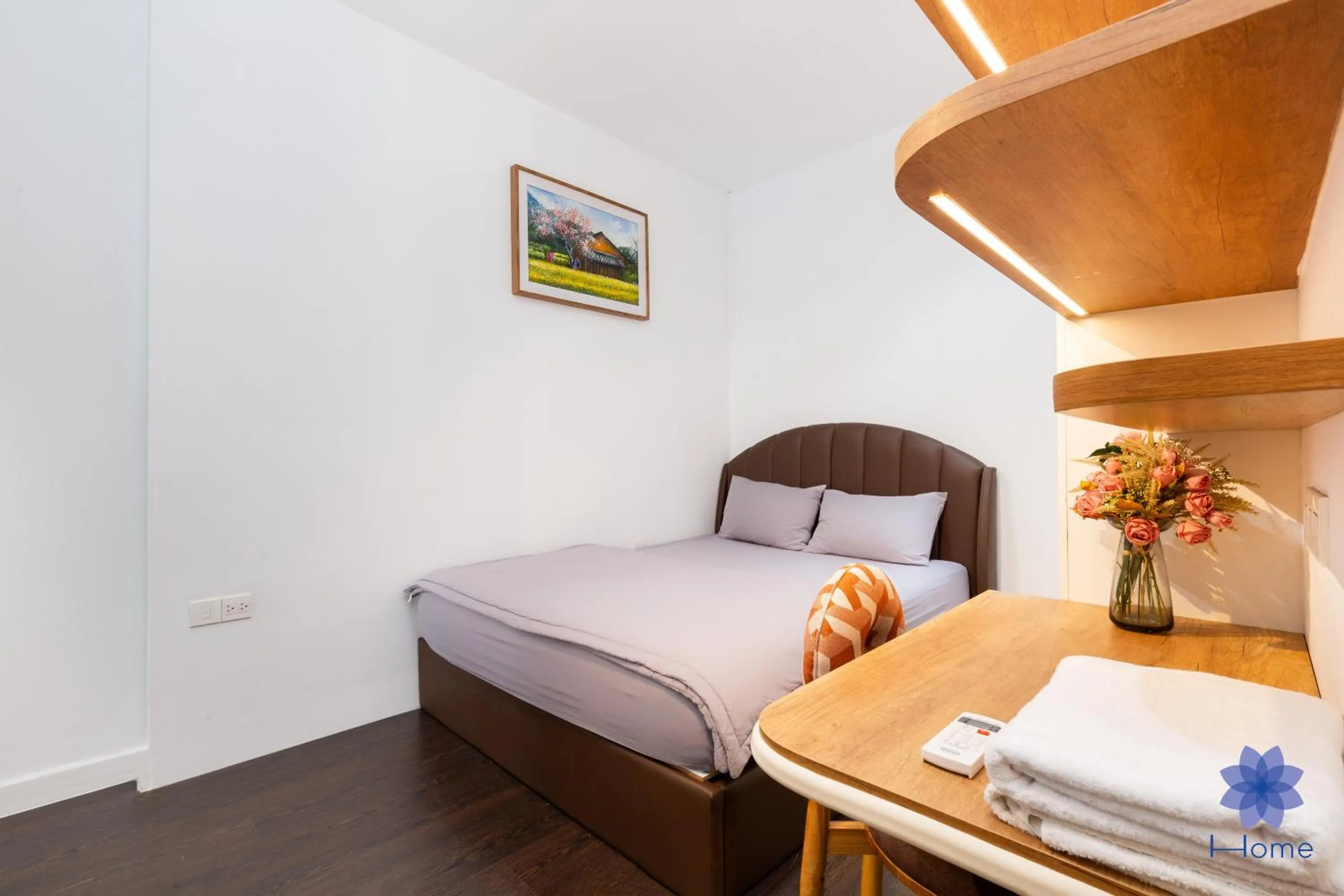 Bed in iHome Furnished Apartments with Free Gym & Pool, Airport Pick-Up Service