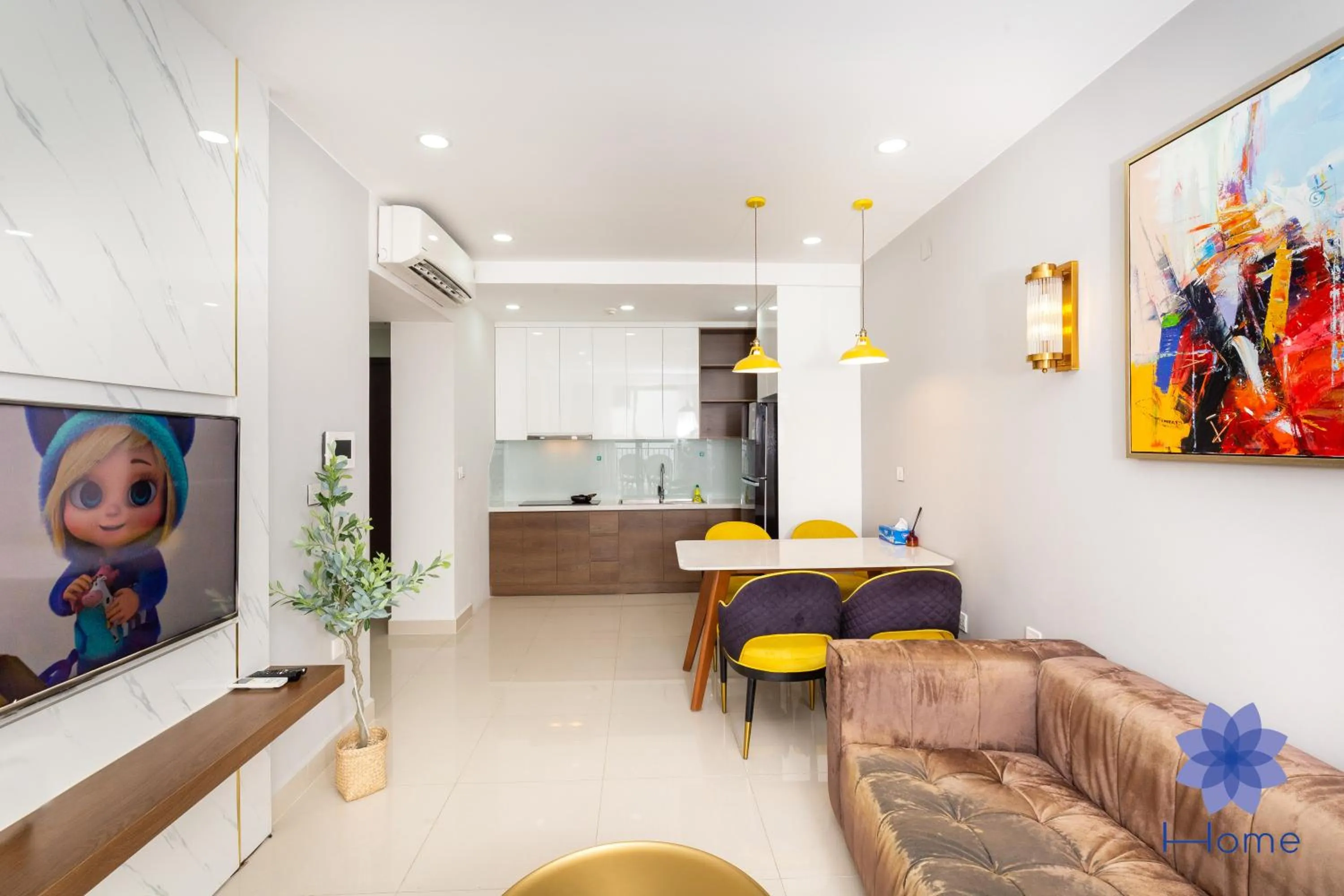 iHome Furnished Apartments with Free Gym & Pool, Airport Pick-Up Service