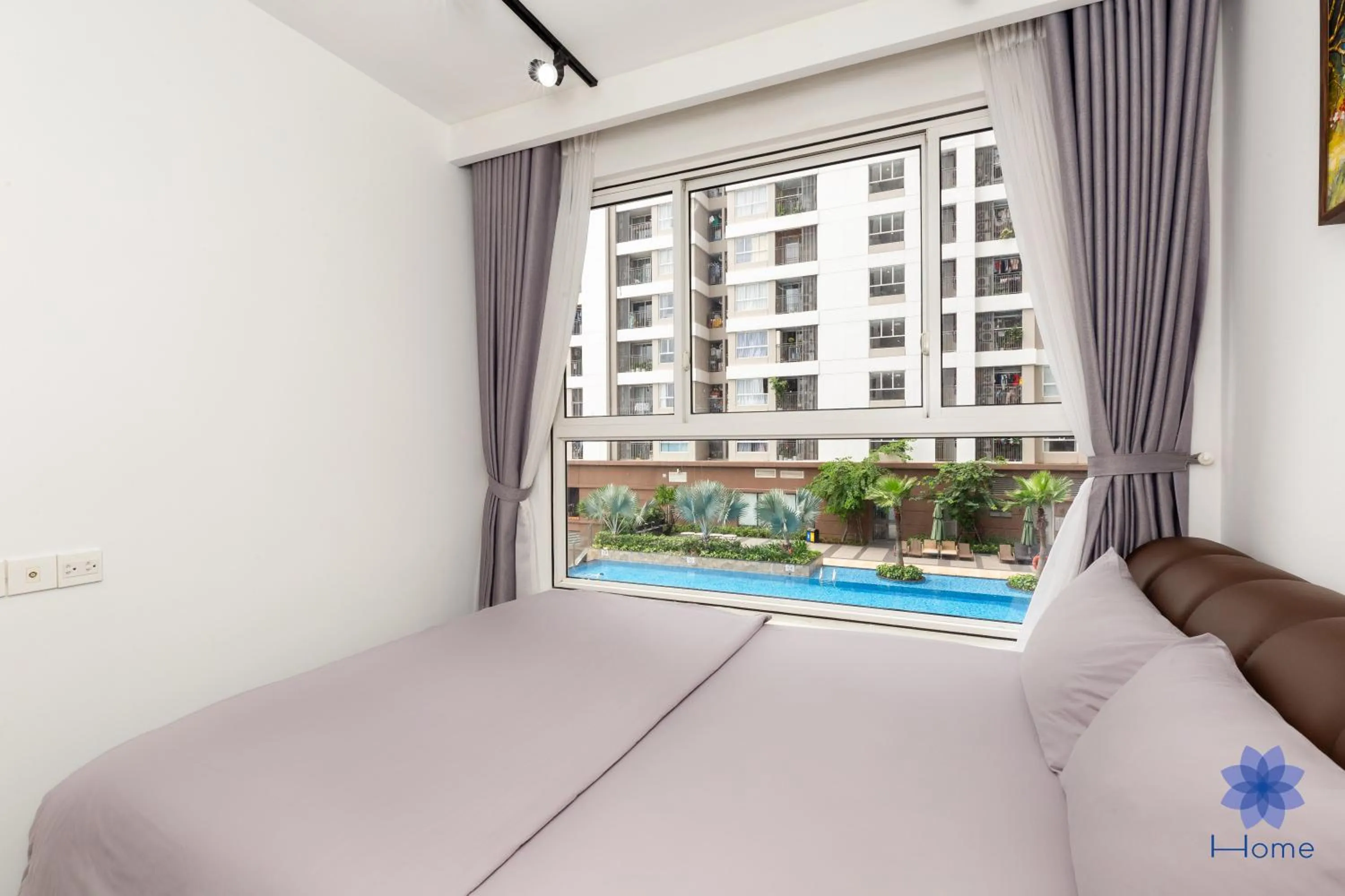Bed in iHome Furnished Apartments with Free Gym & Pool, Airport Pick-Up Service