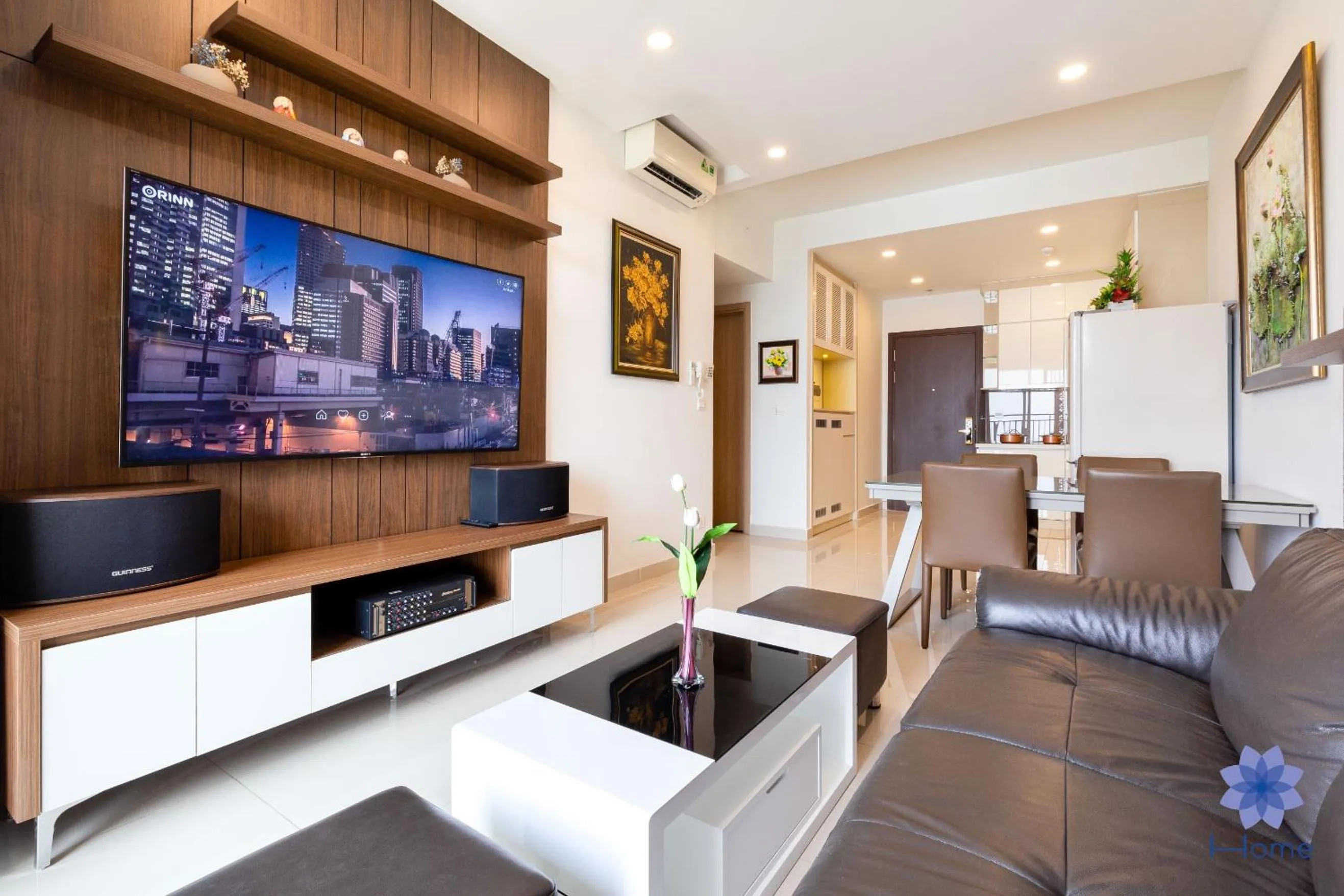 TV and multimedia in iHome Furnished Apartments with Free Gym & Pool, Airport Pick-Up Service