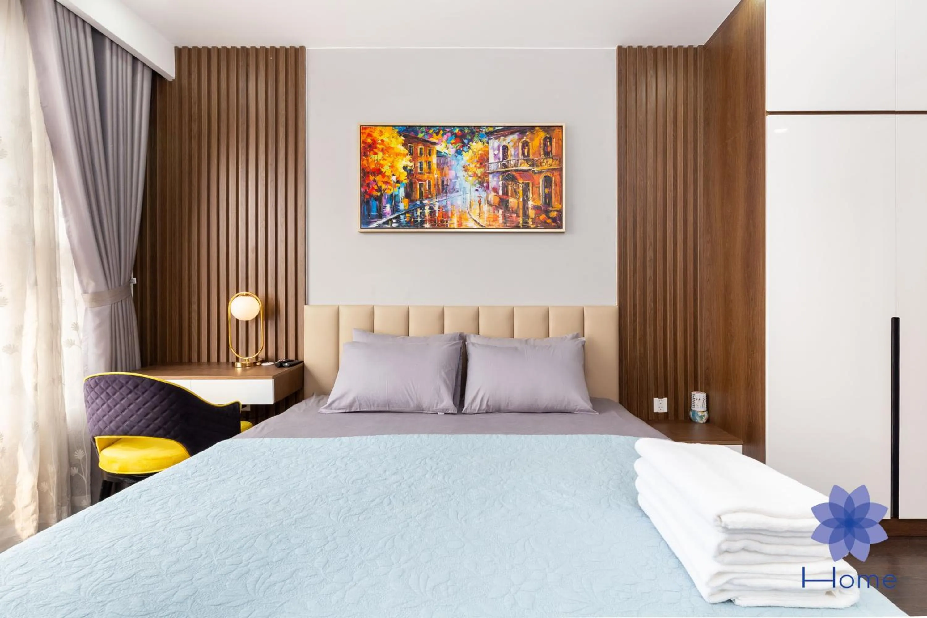 Bed in iHome Furnished Apartments with Free Gym & Pool, Airport Pick-Up Service