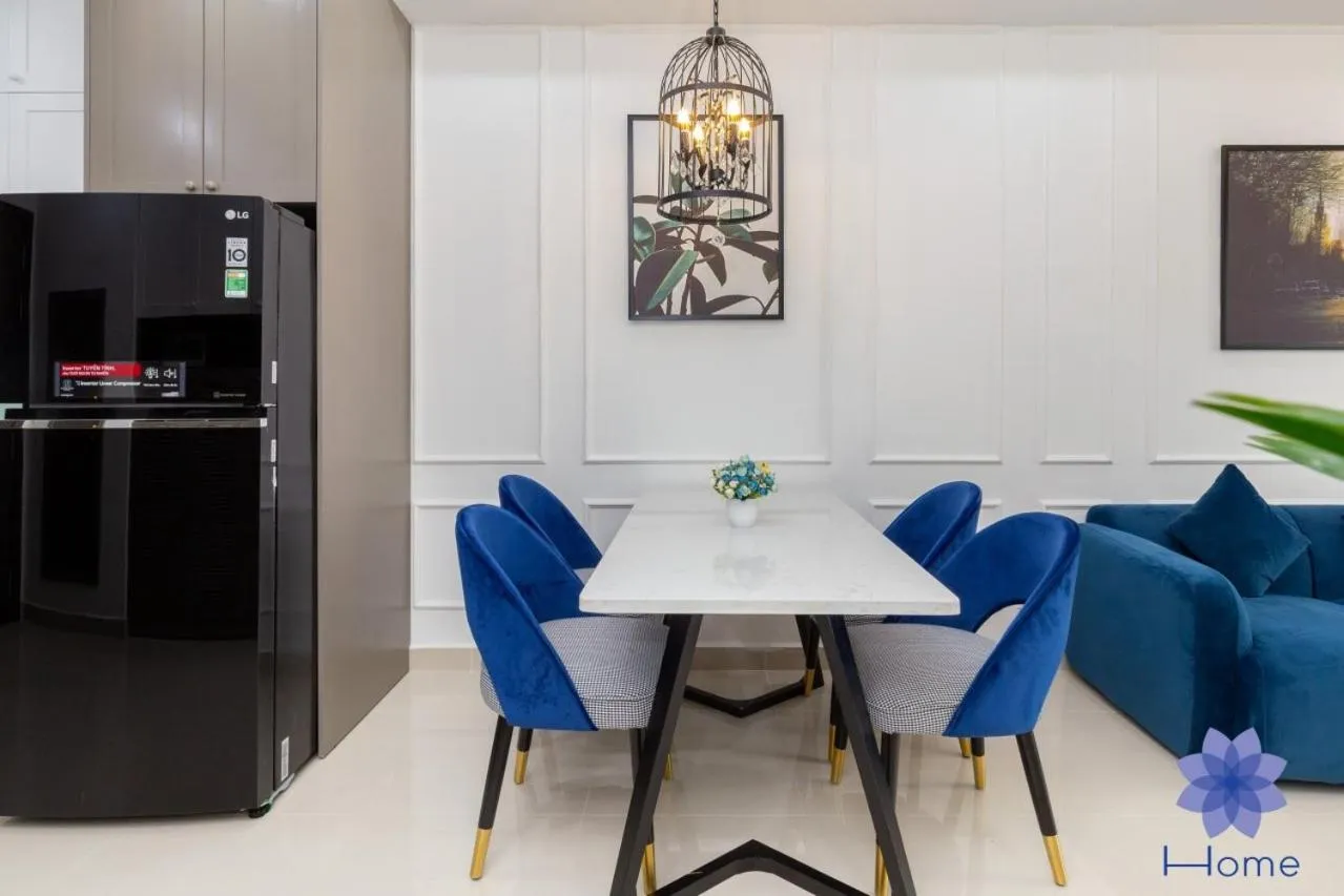 Dining area in iHome Furnished Apartments with Free Gym & Pool, Airport Pick-Up Service