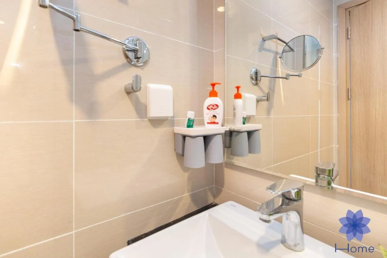 Bathroom in iHome Furnished Apartments with Free Gym & Pool, Airport Pick-Up Service