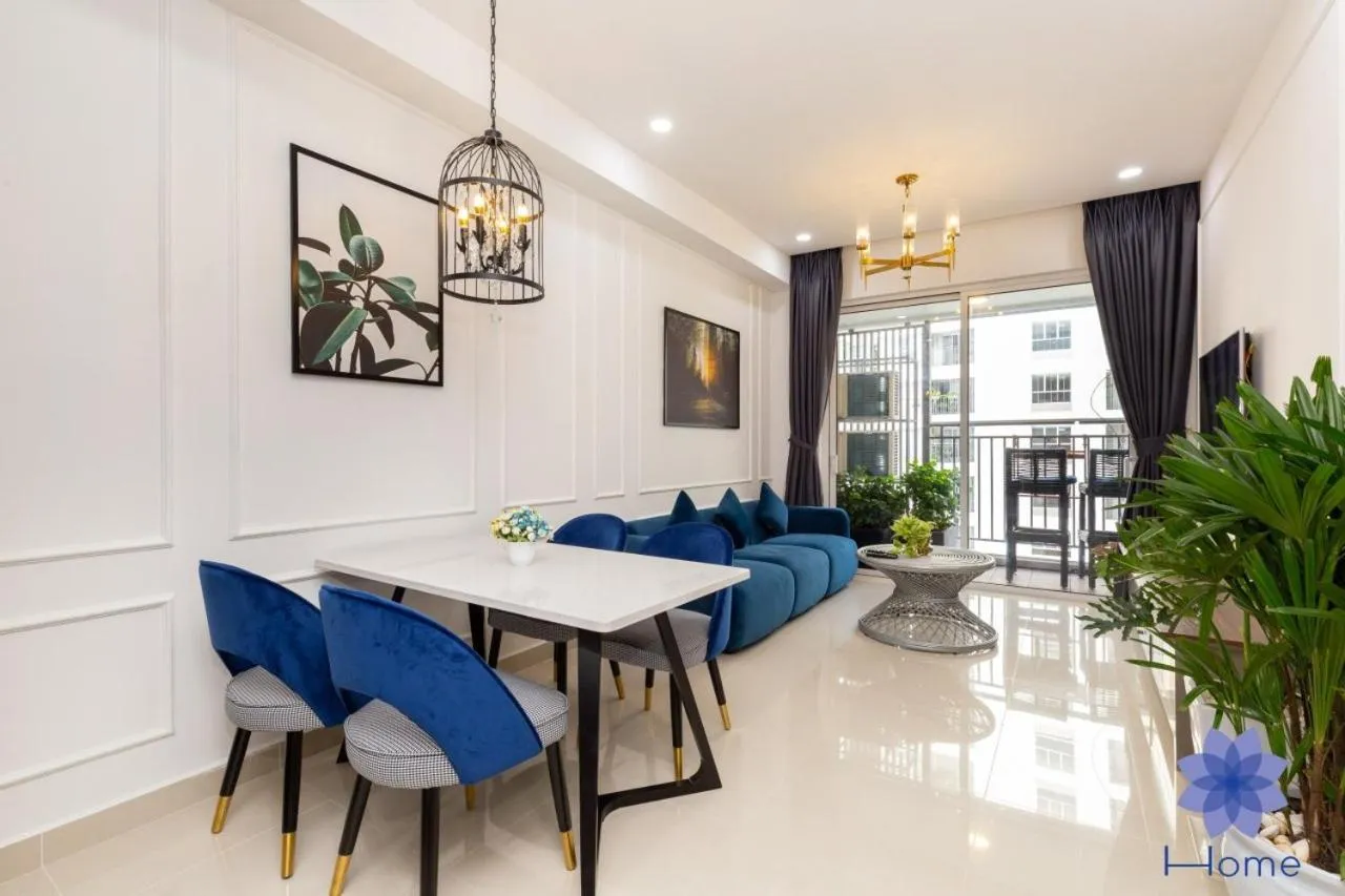 Dining area in iHome Furnished Apartments with Free Gym & Pool, Airport Pick-Up Service