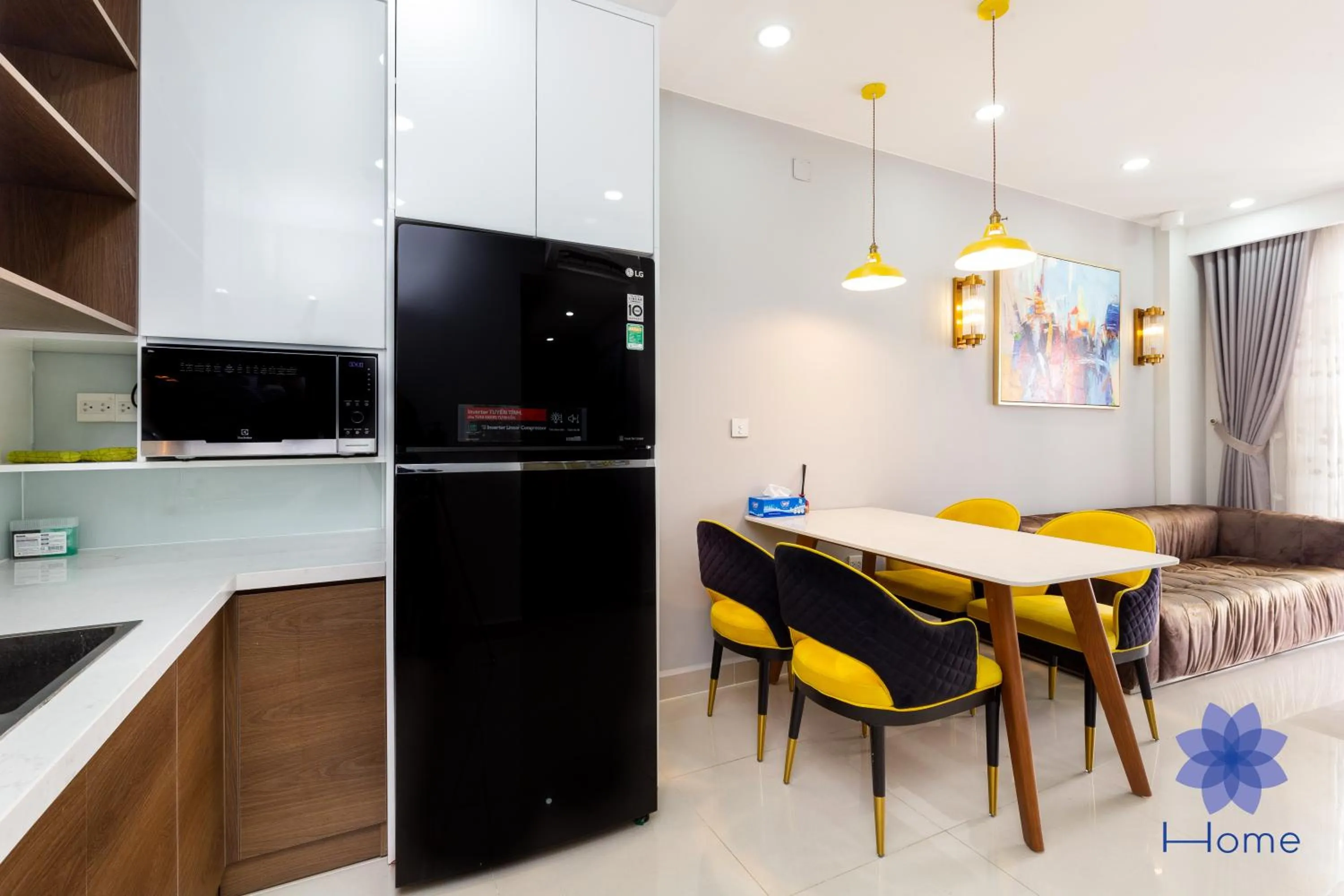 iHome Furnished Apartments with Free Gym & Pool, Airport Pick-Up Service