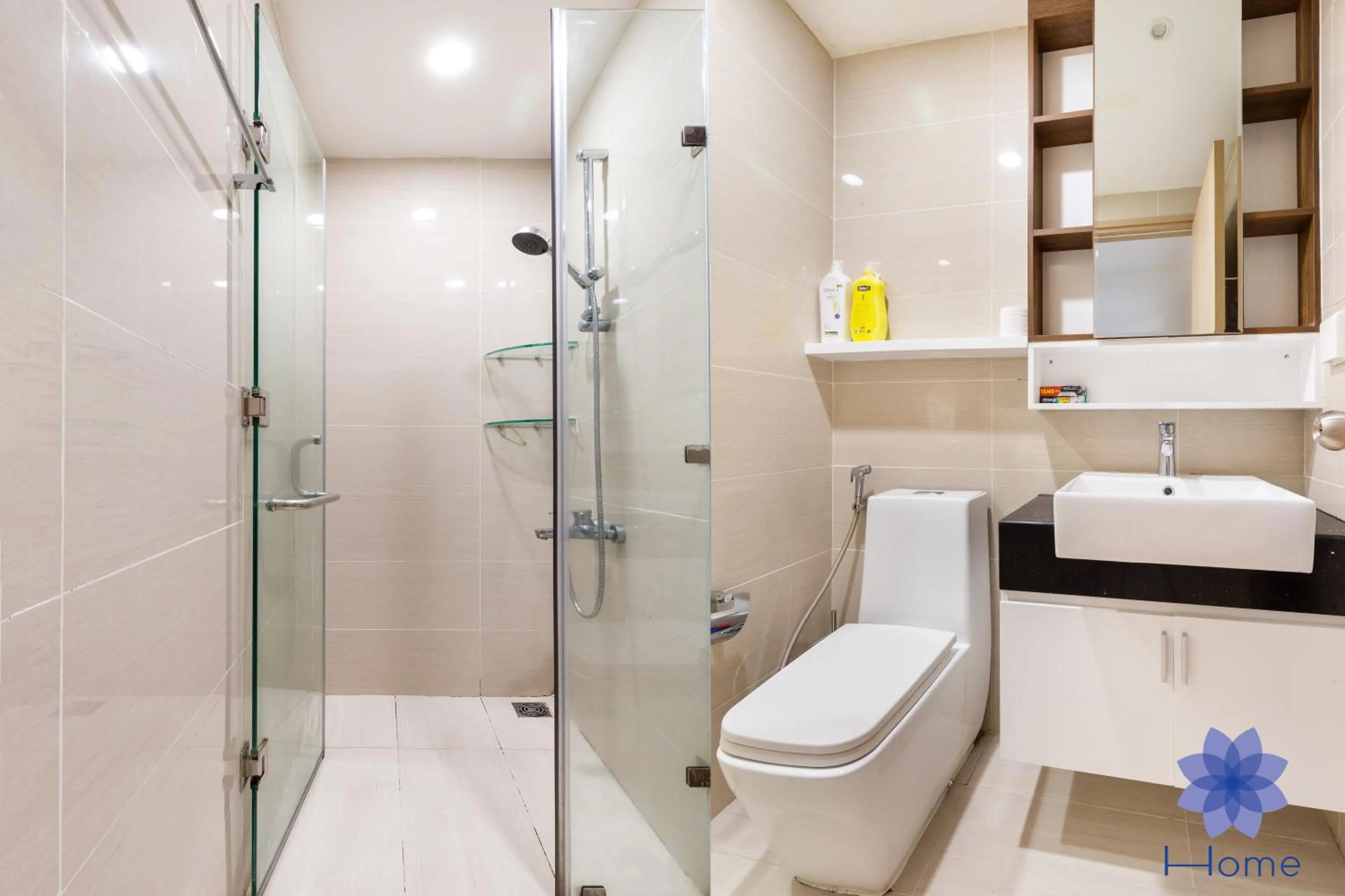 iHome Furnished Apartments with Free Gym & Pool, Airport Pick-Up Service