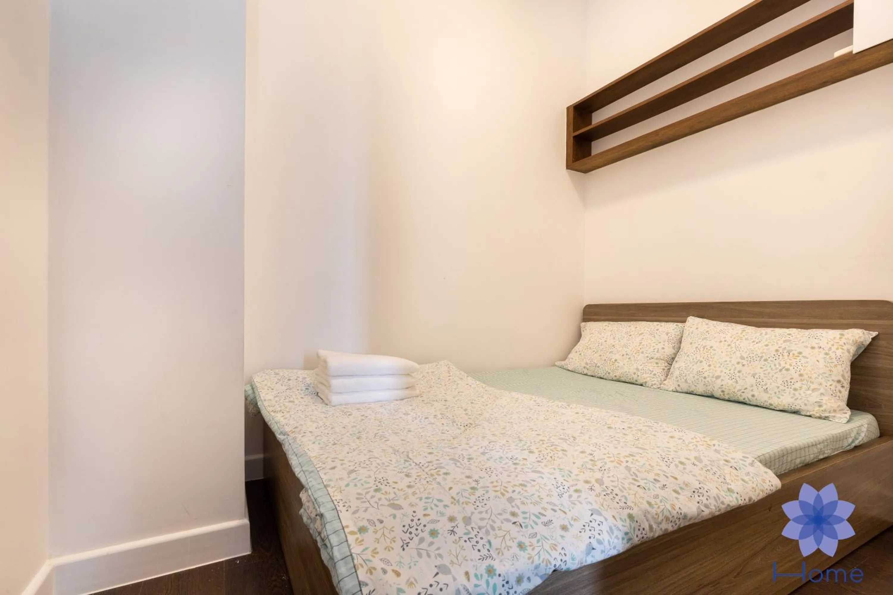 Bed in iHome Furnished Apartments with Free Gym & Pool, Airport Pick-Up Service