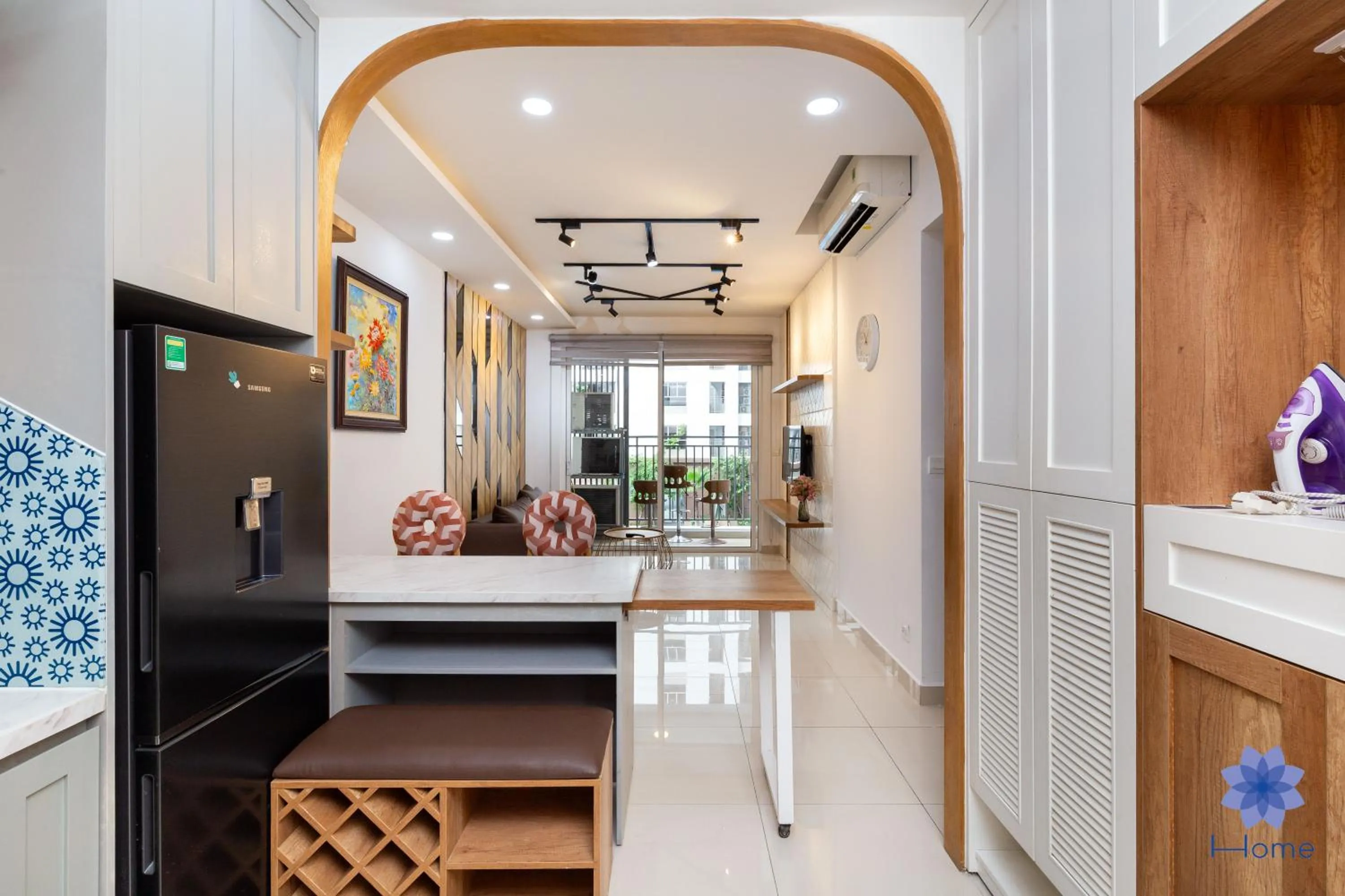 iHome Furnished Apartments with Free Gym & Pool, Airport Pick-Up Service