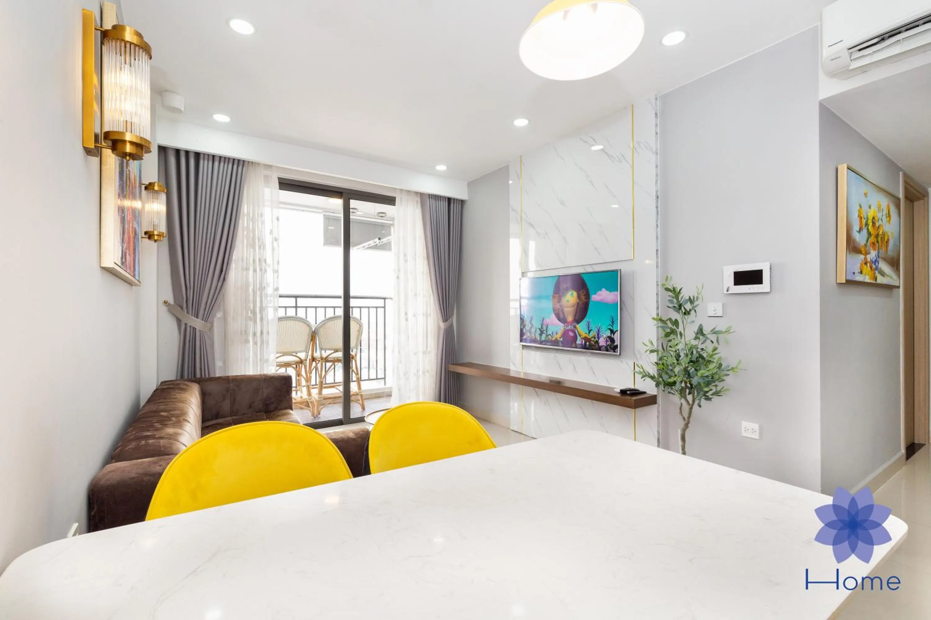 Bed in iHome Furnished Apartments with Free Gym & Pool, Airport Pick-Up Service