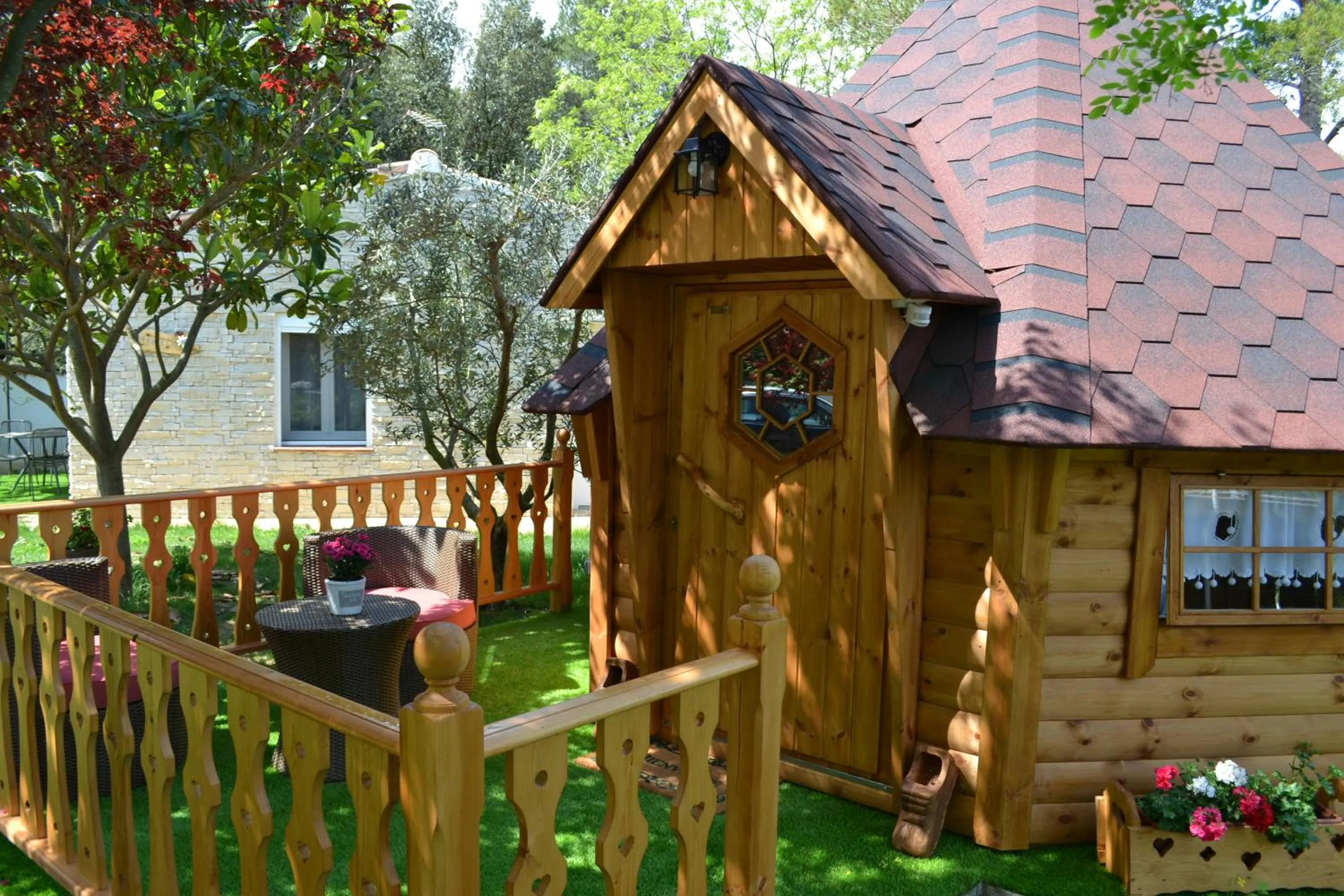 Photo of the whole room in Le Refuge