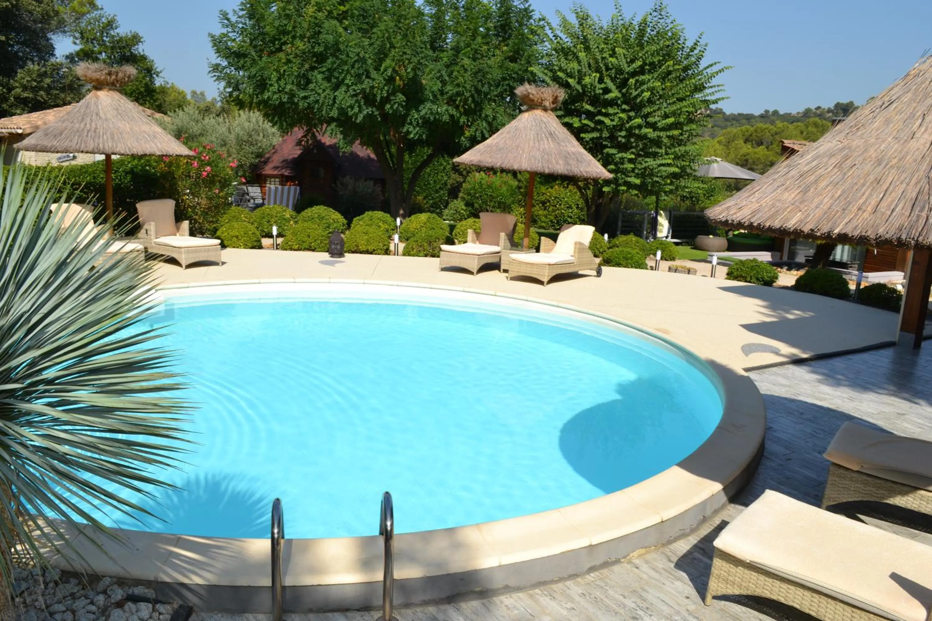 Garden view in Le Refuge