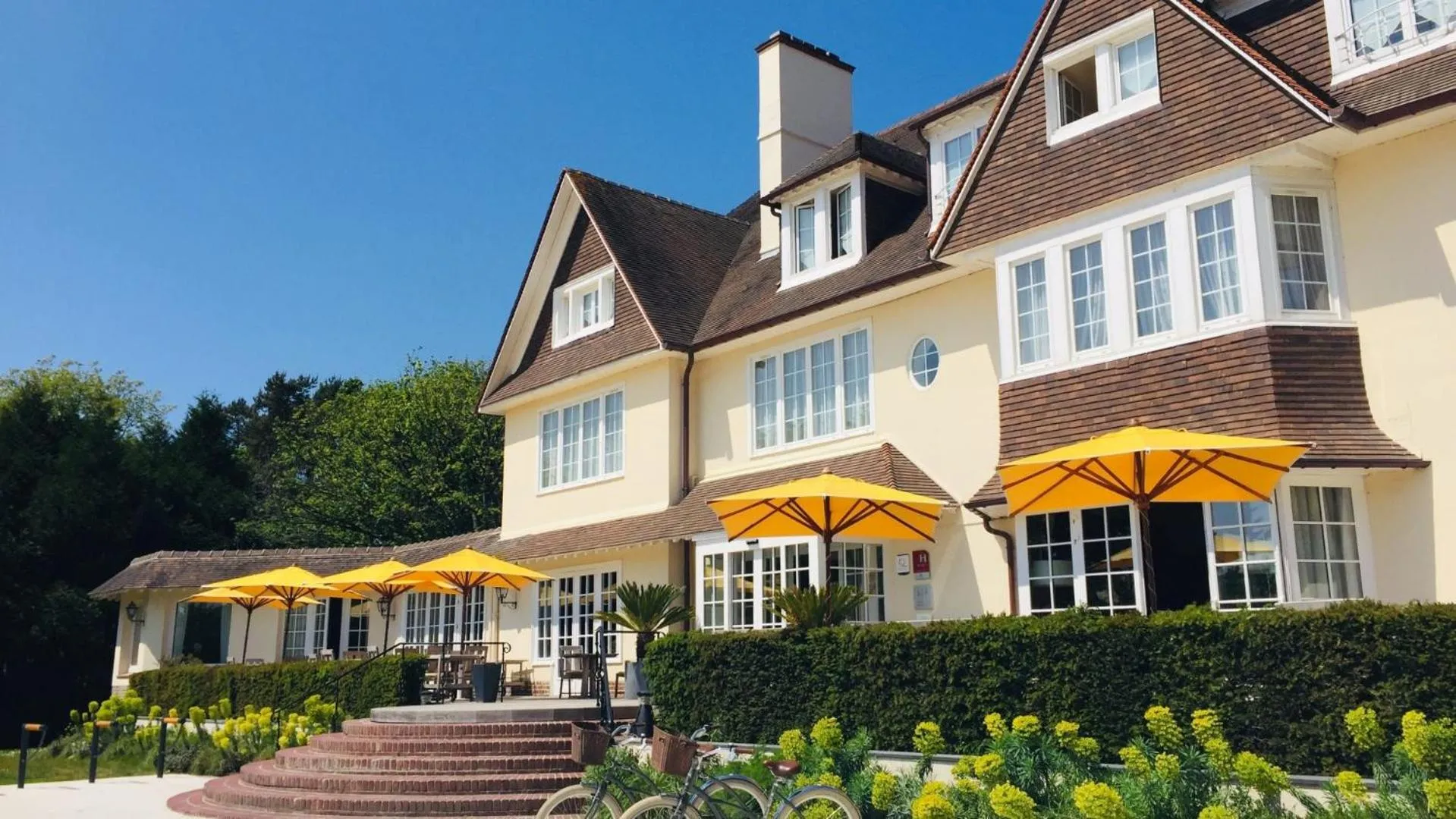 Property building in Le Manoir Hôtel Le Touquet Paris Plage