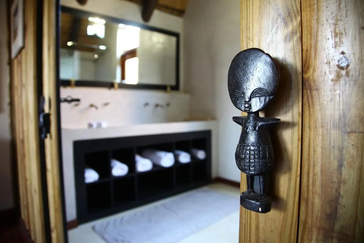 Bathroom in Tidimalo Lodge
