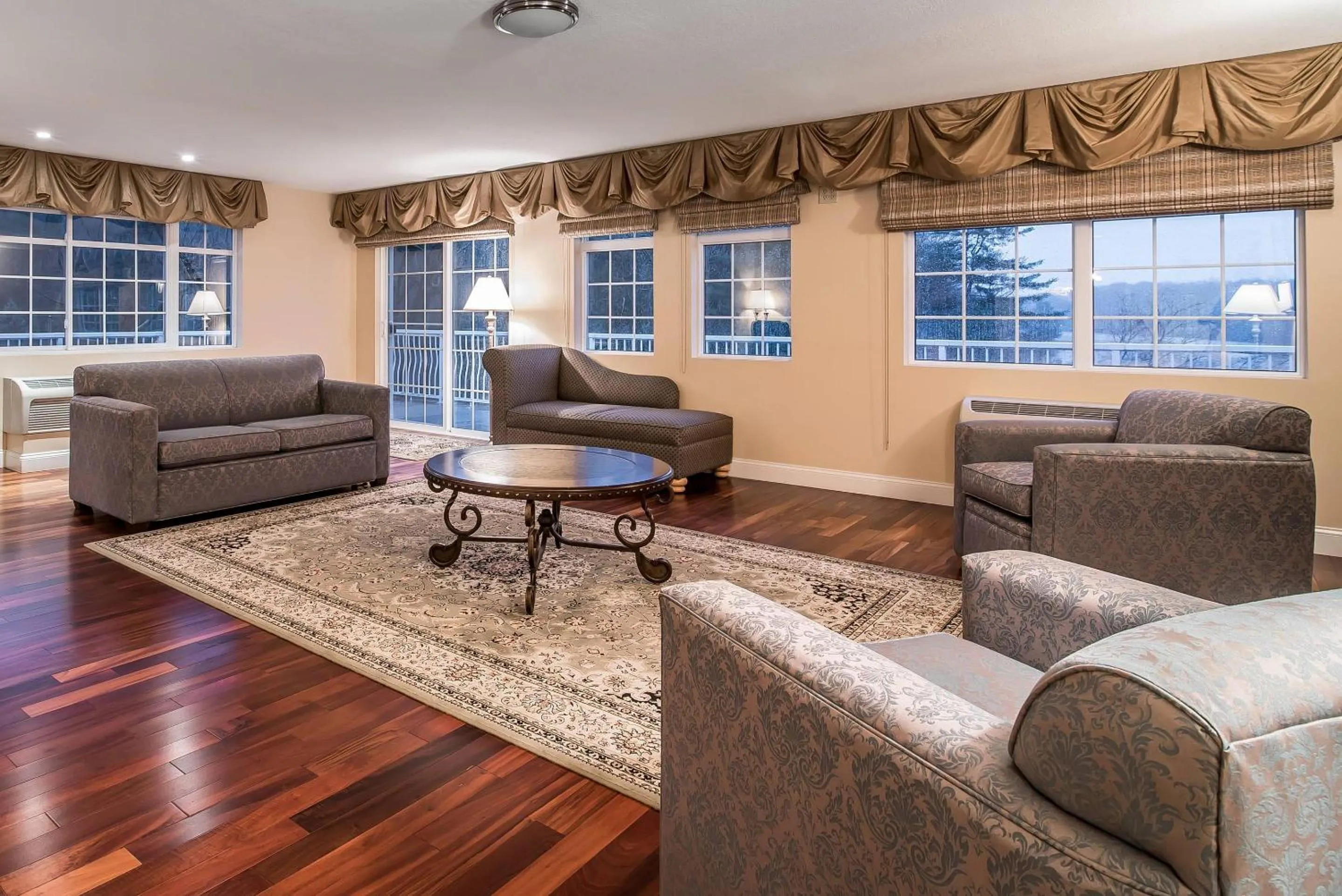 Bedroom in Riverside Hotel, an Ascend Collection Hotel