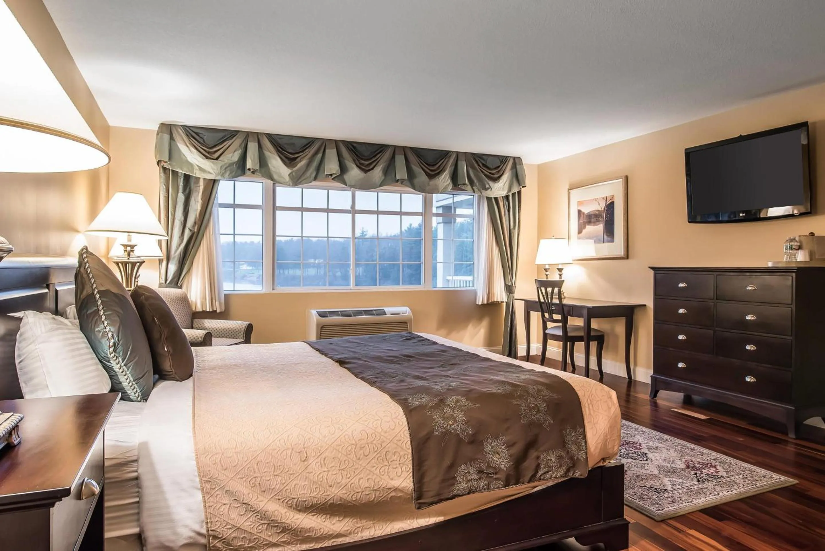 Bedroom, Bed in Riverside Hotel, an Ascend Collection Hotel