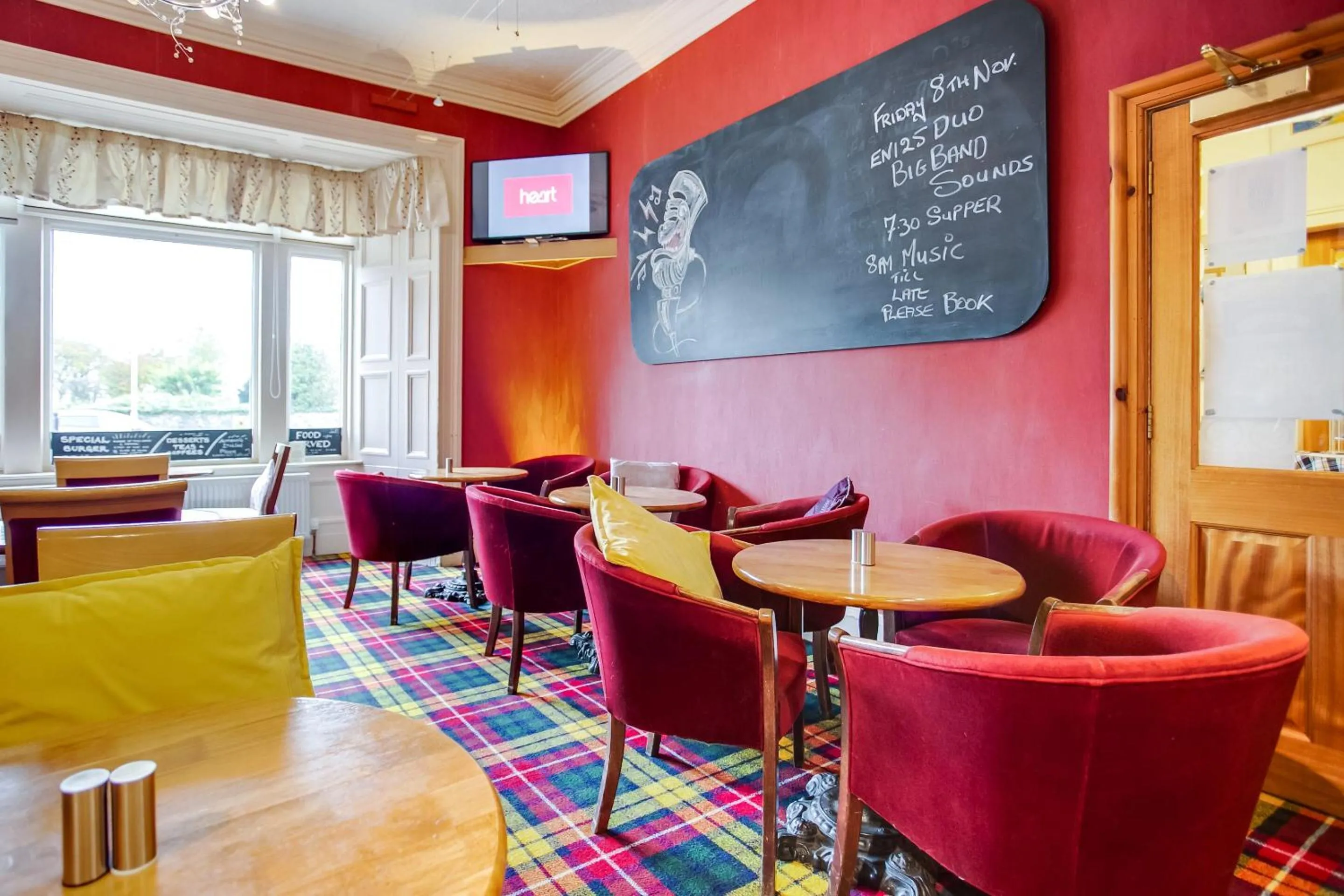 Restaurant/places to eat in OYO Glenpark Hotel, Ayr Central