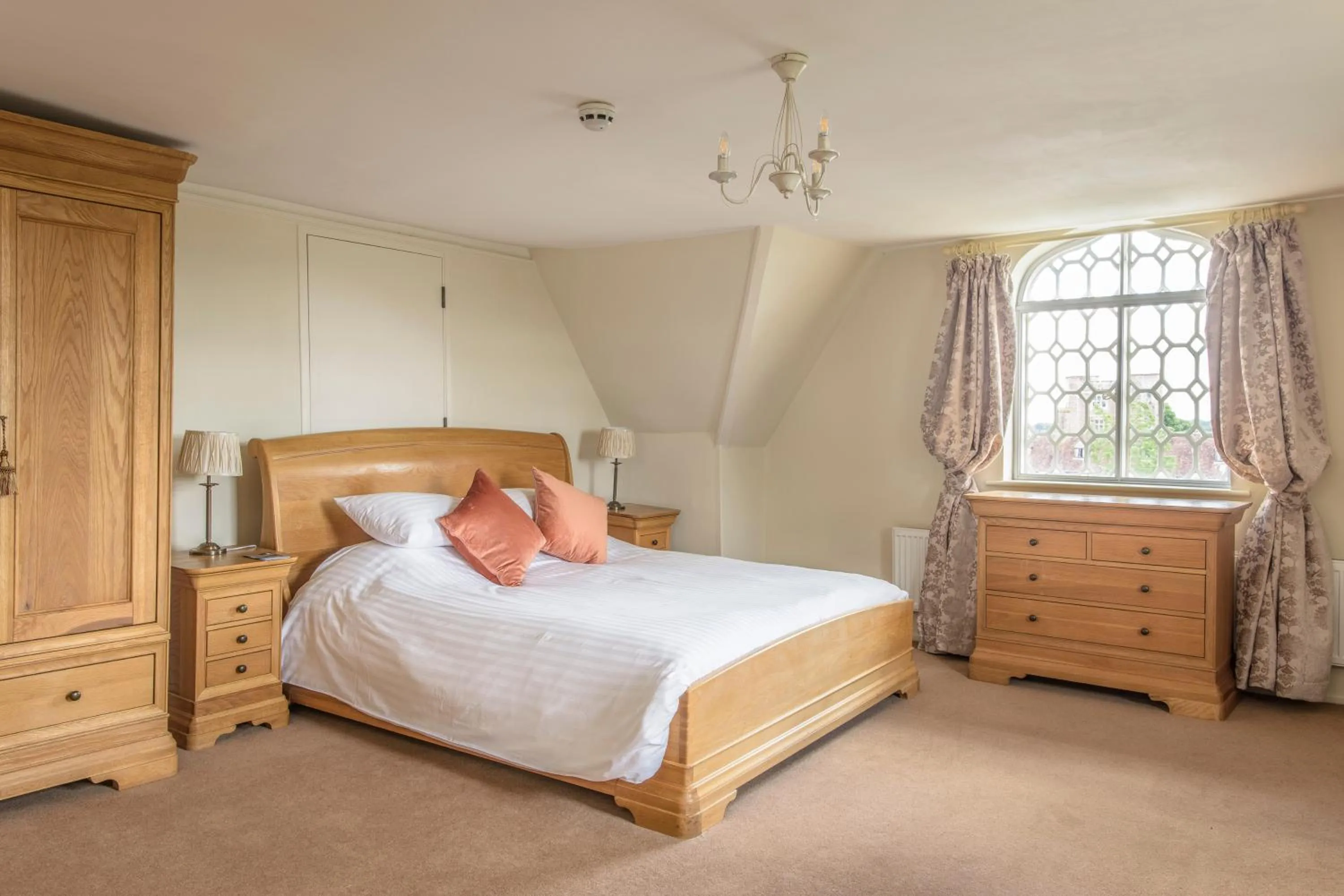 Bed in Sissinghurst Castle Farmhouse