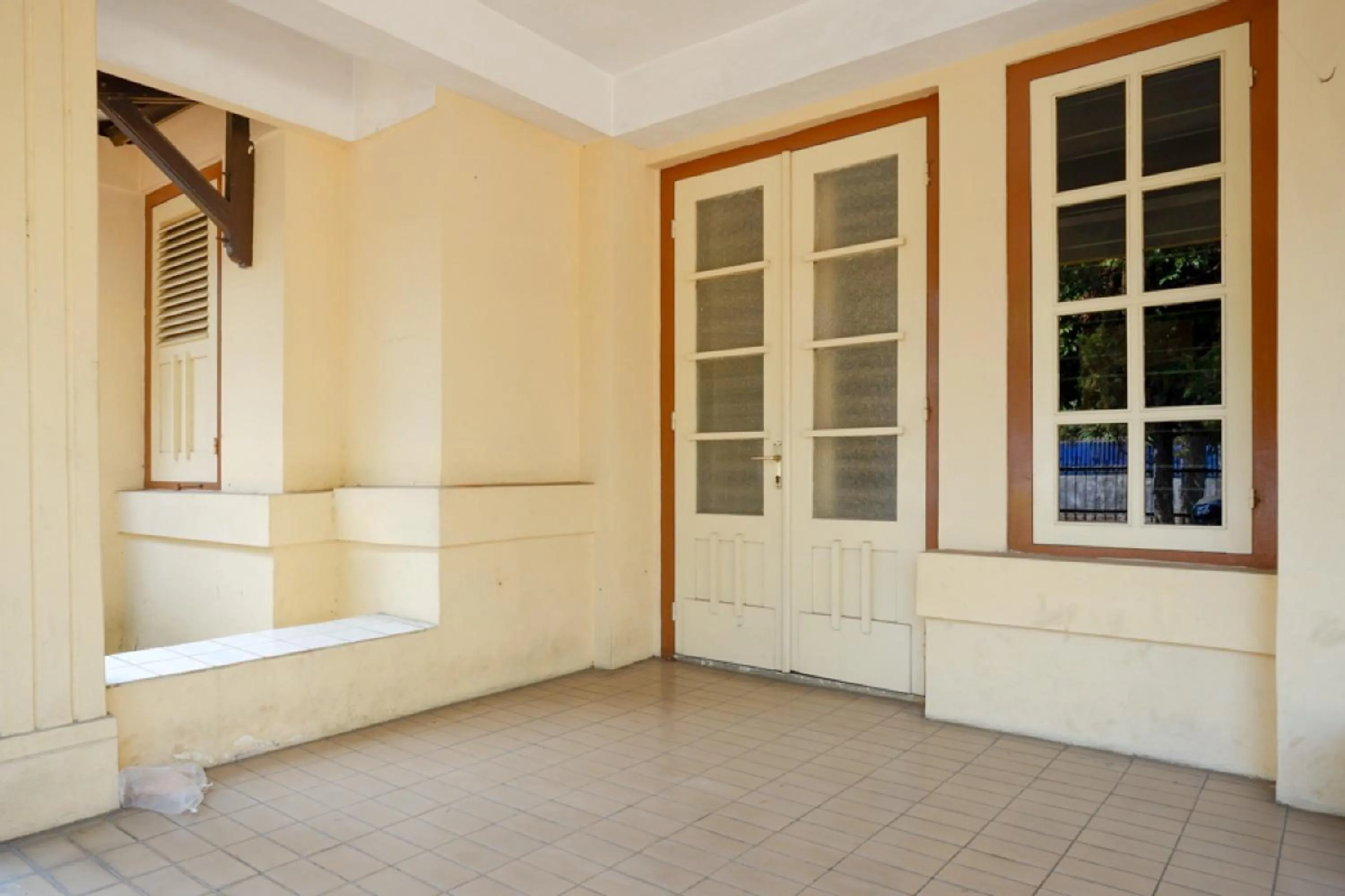 Facade/entrance in RedDoorz Syariah near Alun Alun Purwokerto