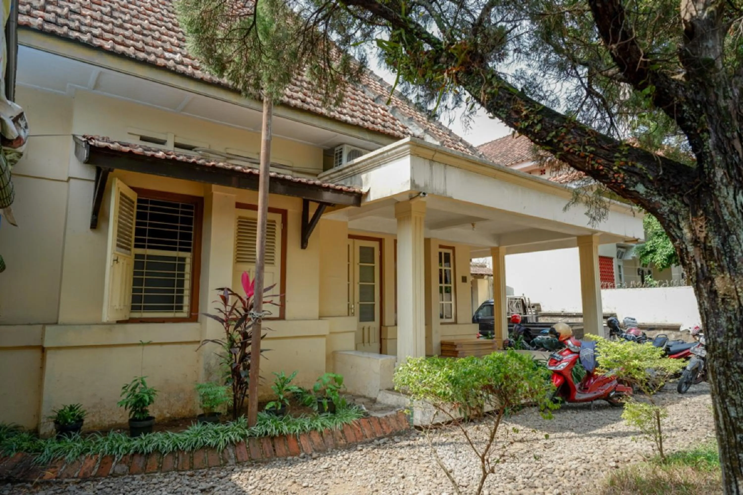 Property building in RedDoorz Syariah near Alun Alun Purwokerto