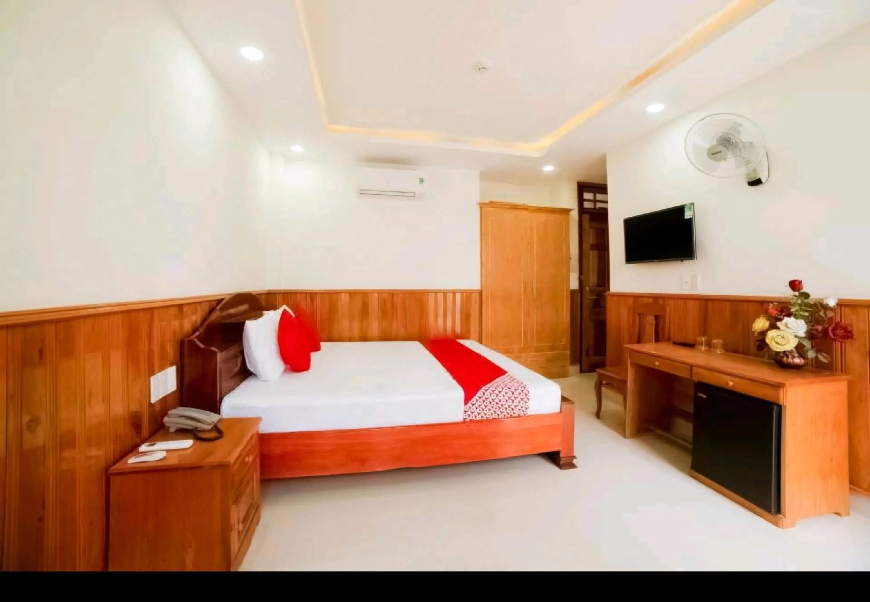 Bedroom, Bed in Thien Truong Hotel