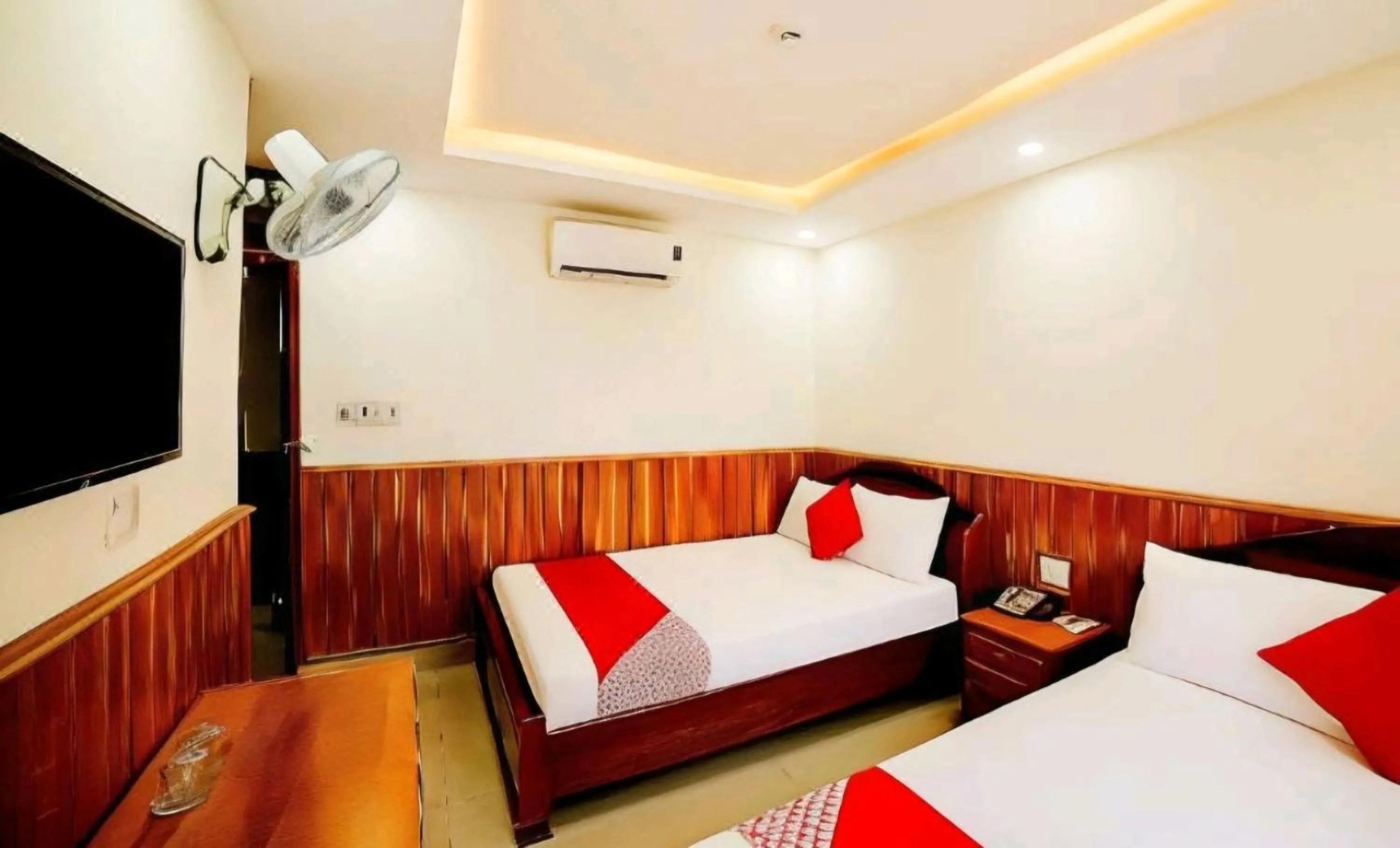 Bedroom, Bed in Thien Truong Hotel