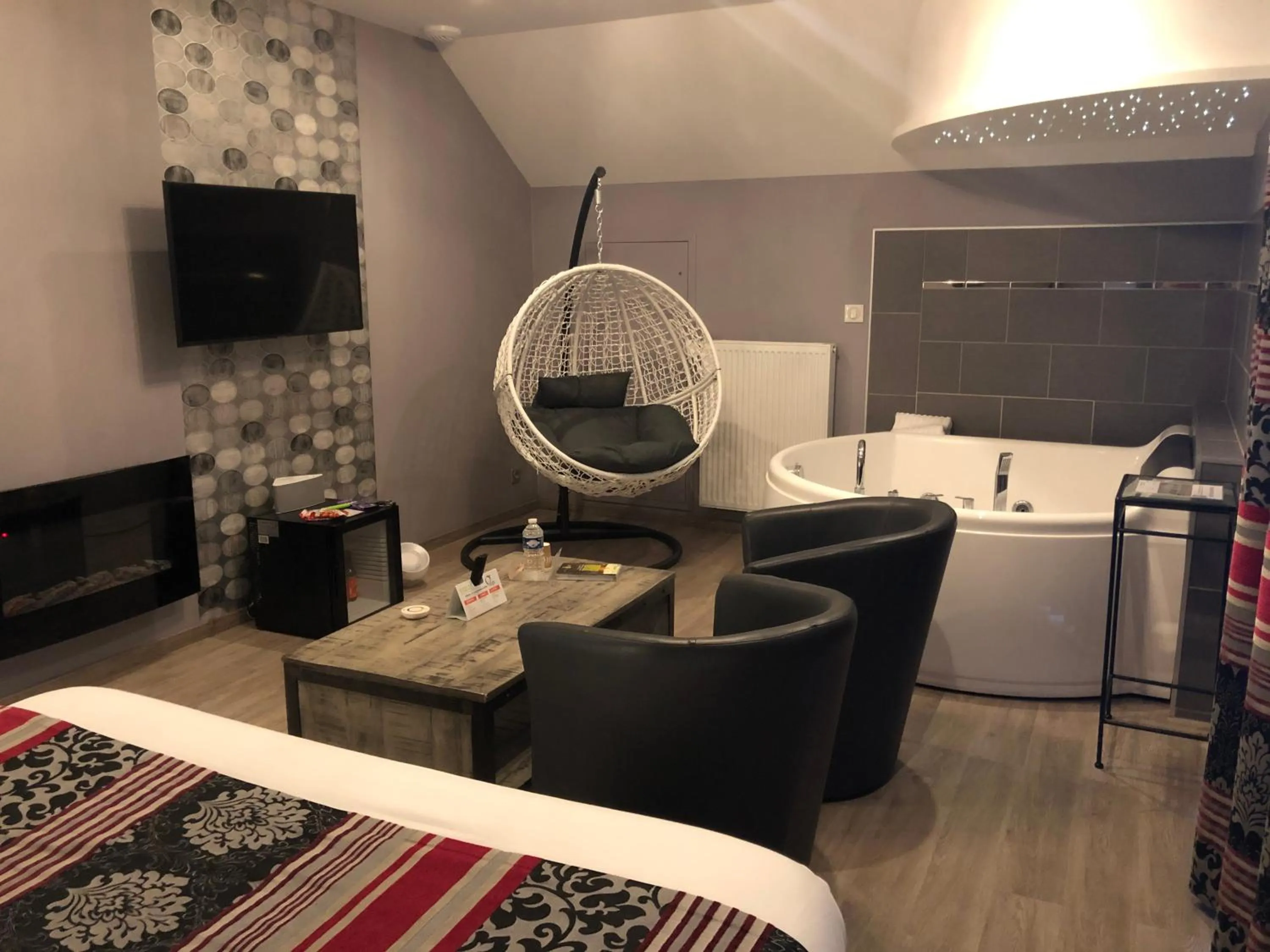 Bedroom, Bed in Logis Hotel Oasis