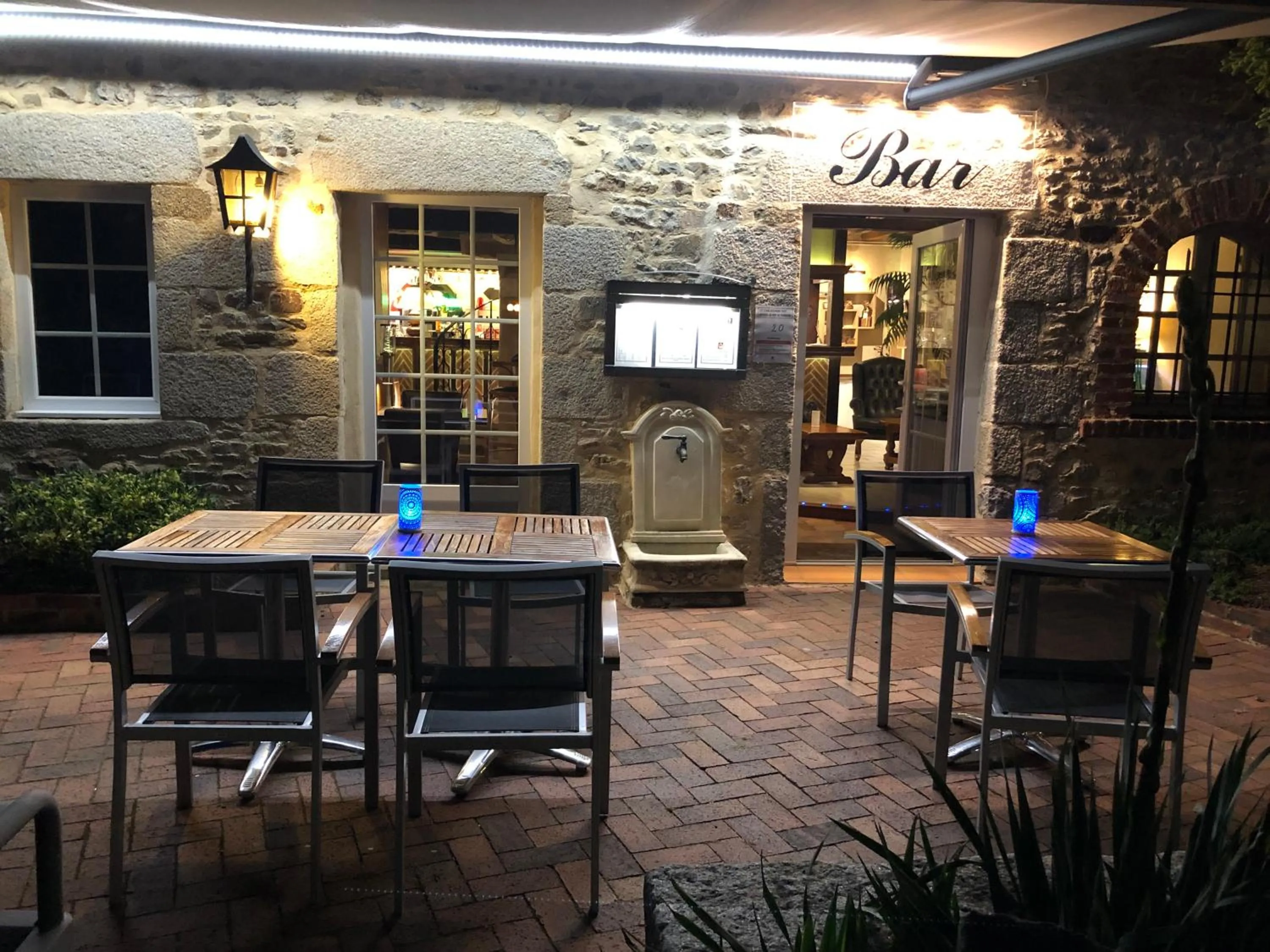 Patio in Logis Hotel Oasis