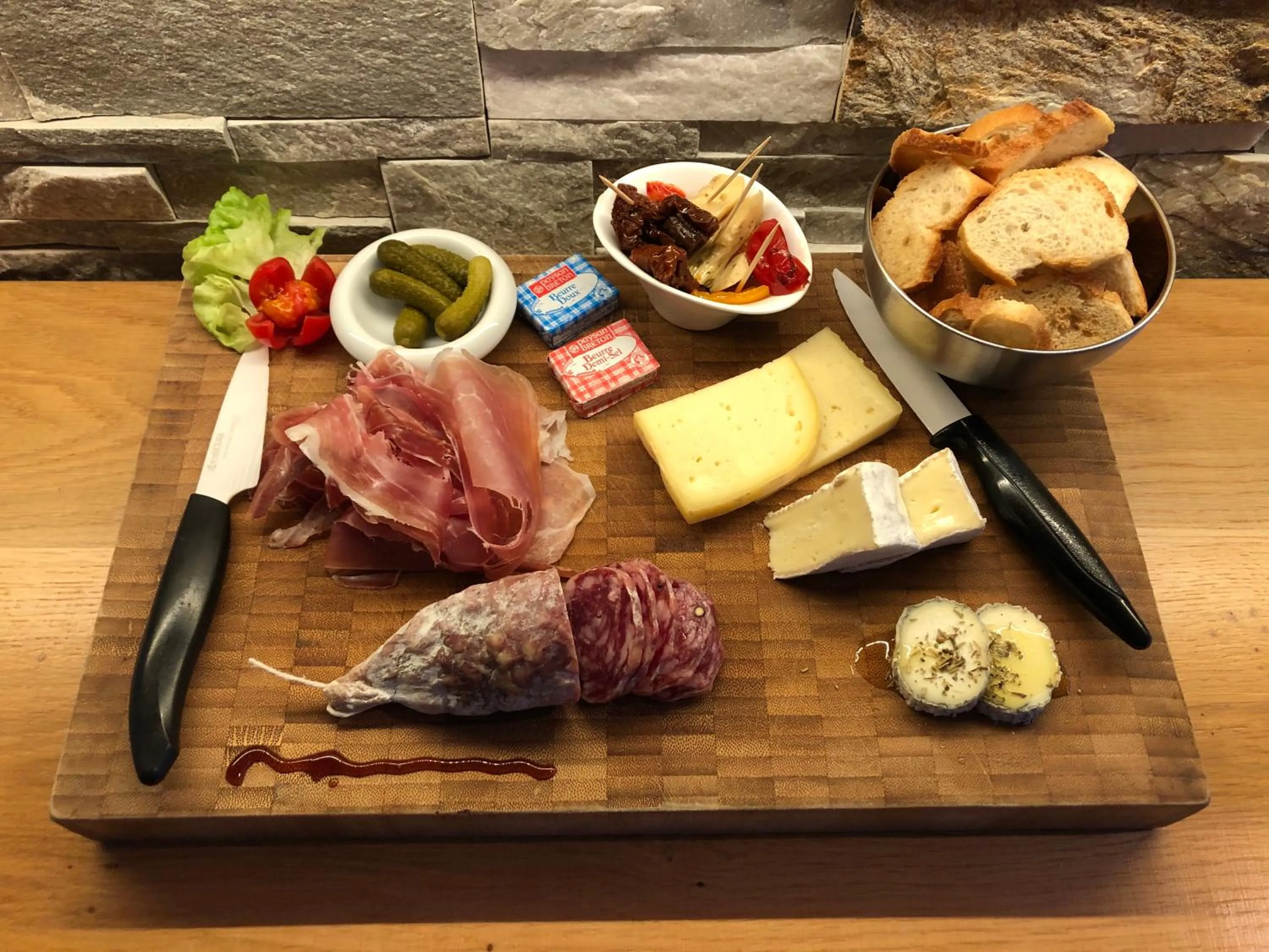 Lounge or bar in Logis Hotel Oasis