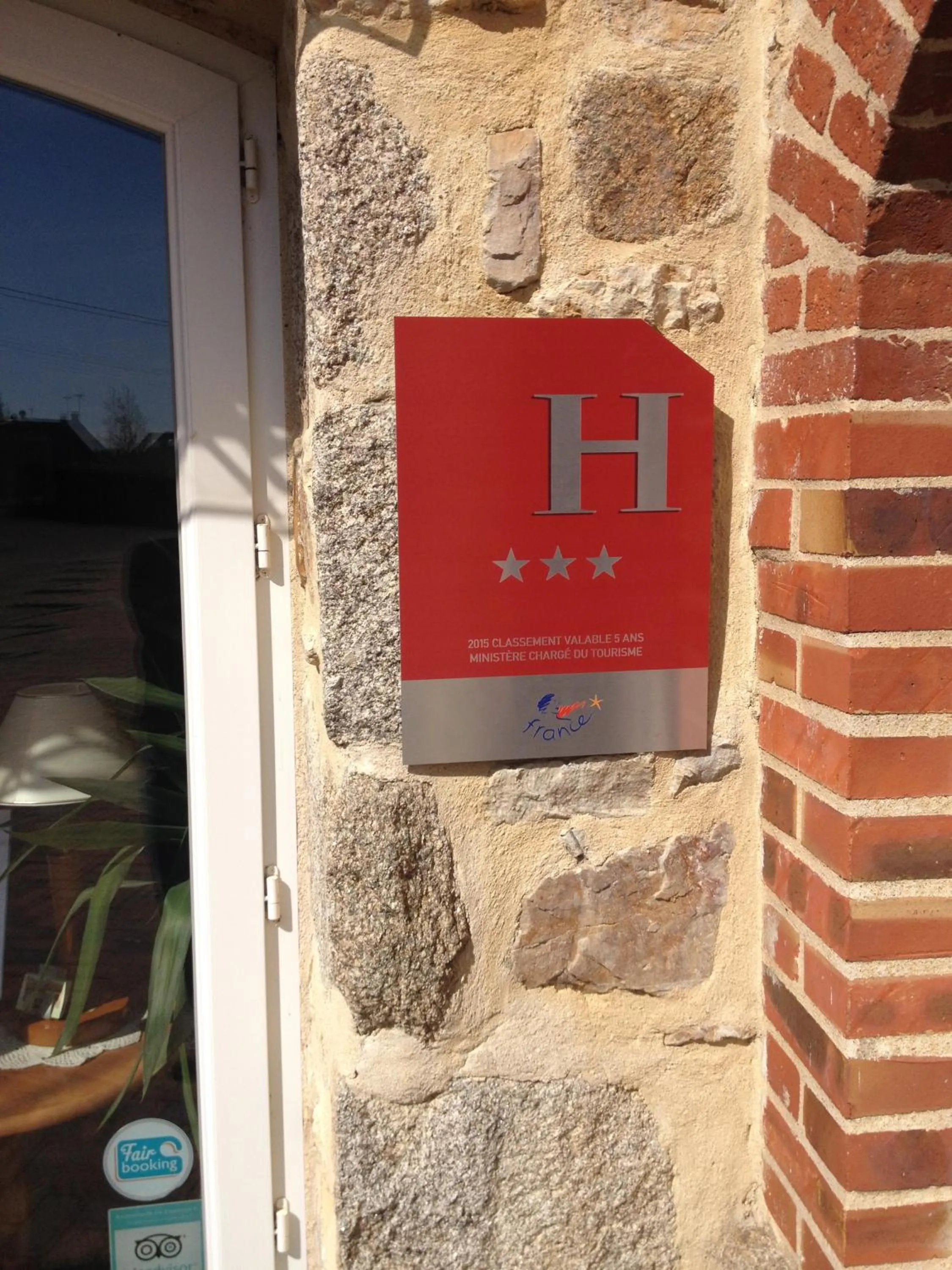 Logo/Certificate/Sign in Logis Hotel Oasis