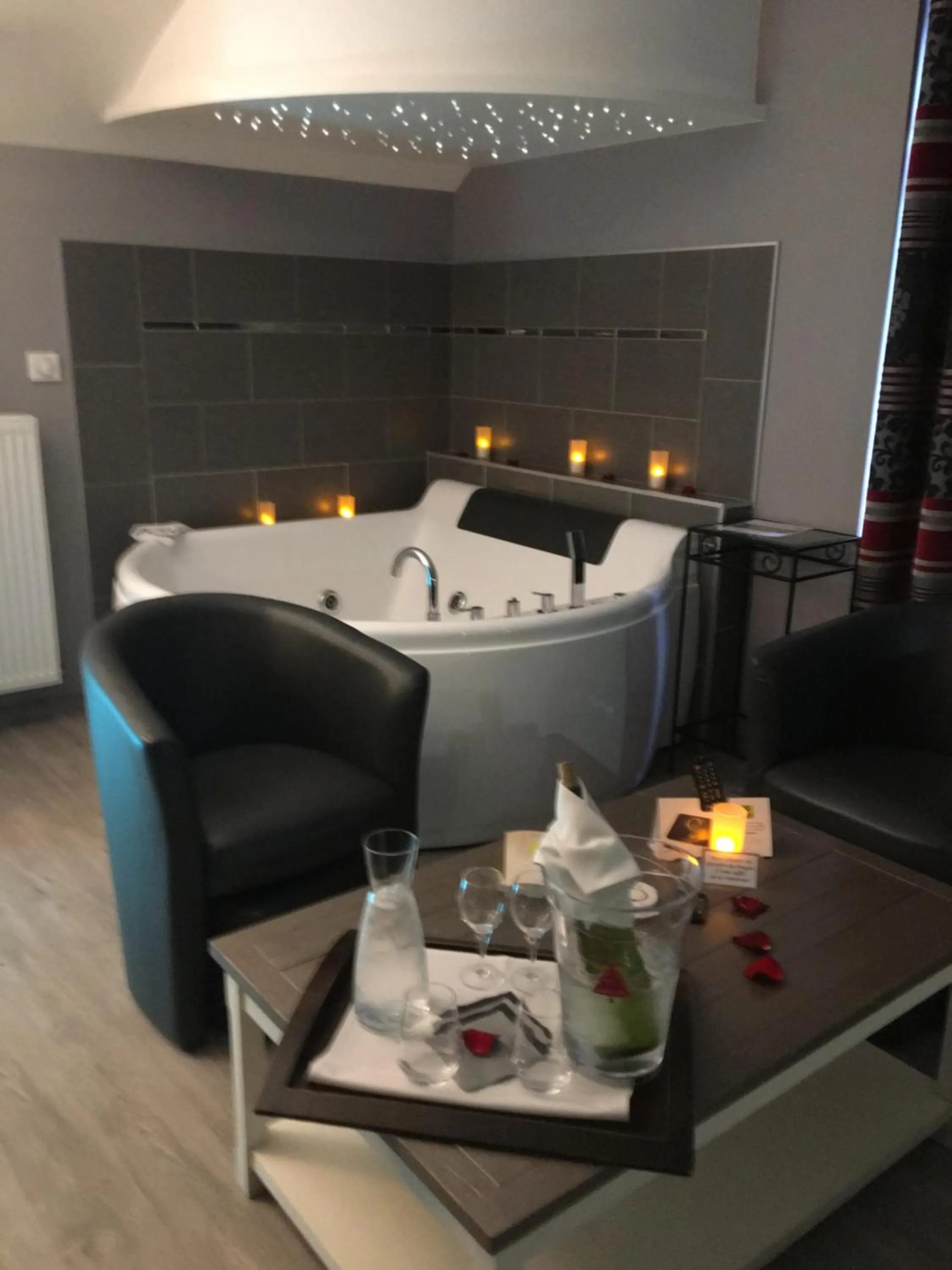 Photo of the whole room in Logis Hotel Oasis