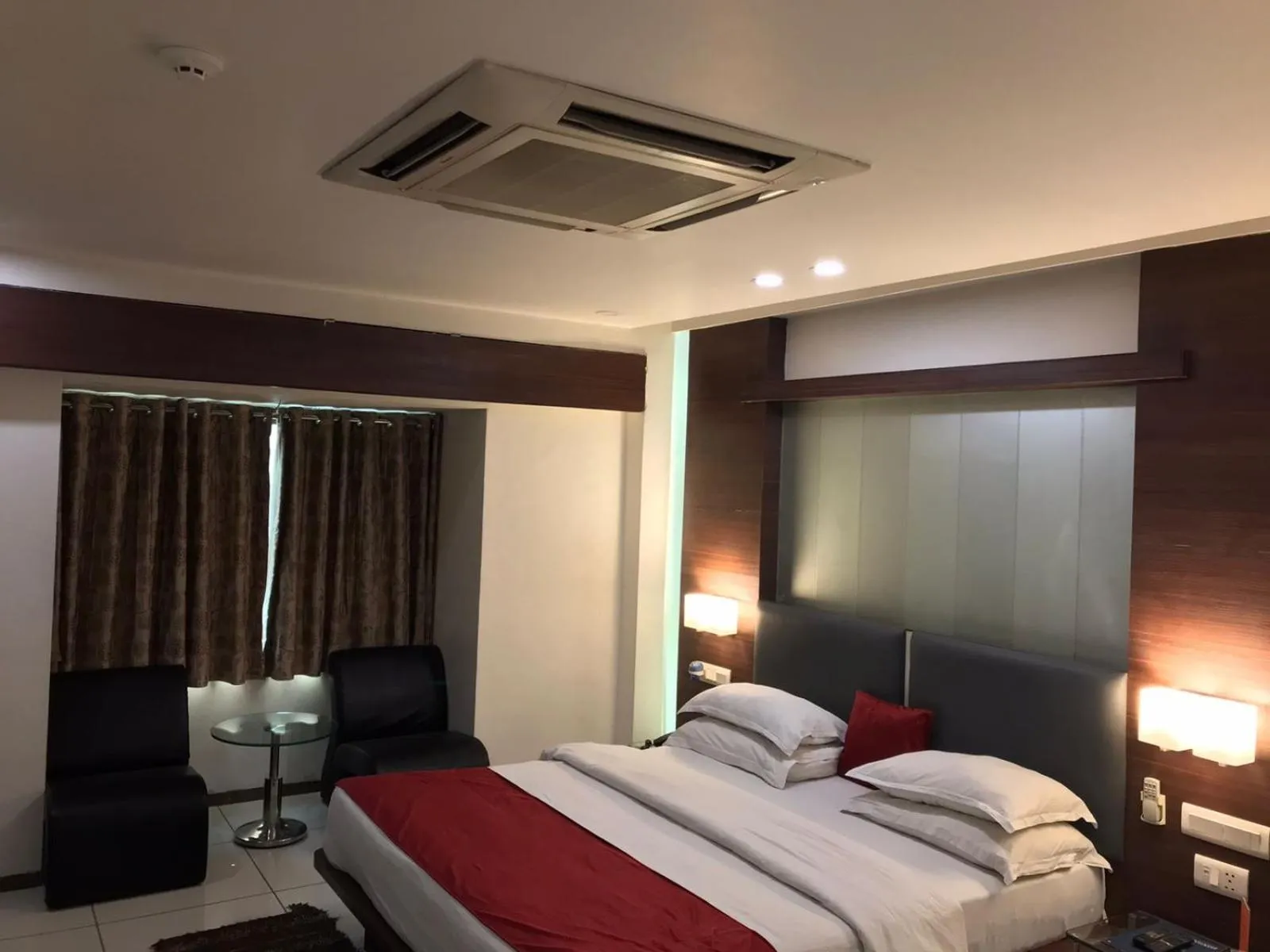 Bed in Pearl Hotel & Banquets Ahmedabad