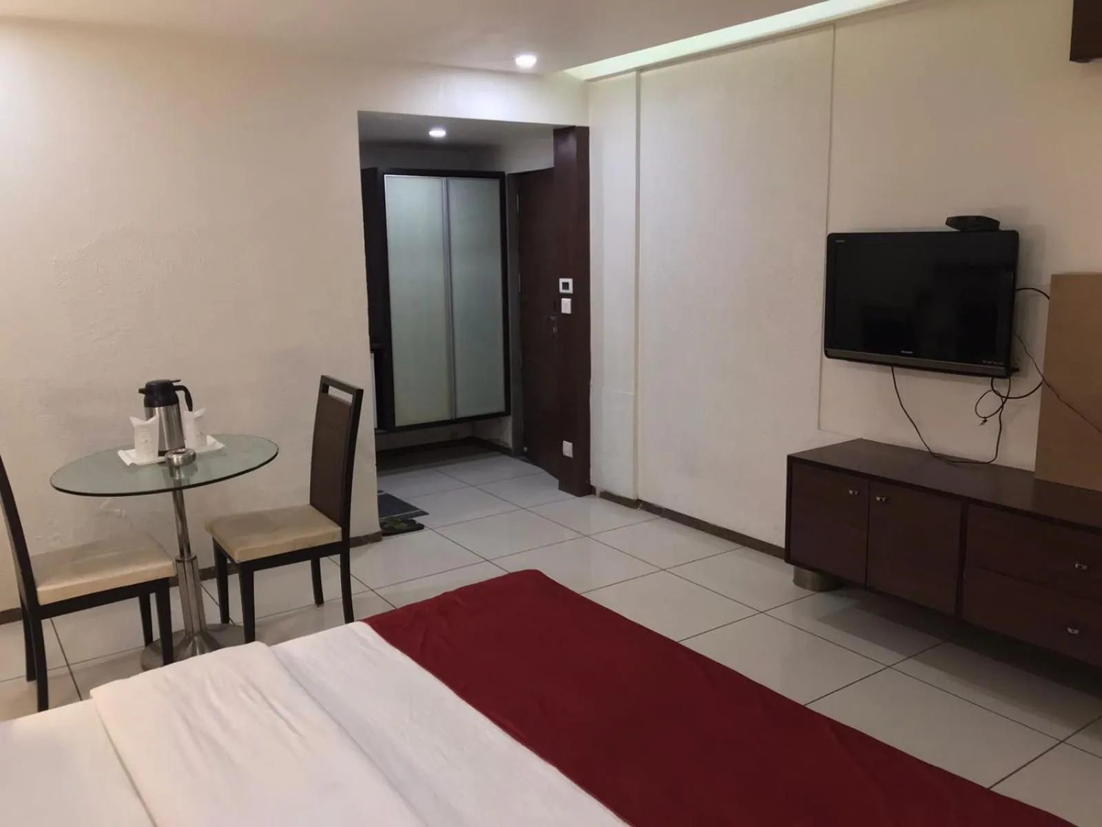 TV and multimedia in Pearl Hotel & Banquets Ahmedabad