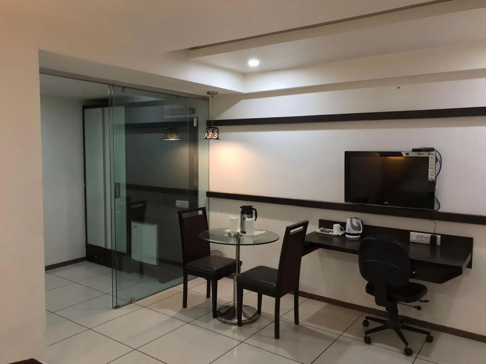 TV and multimedia in Pearl Hotel & Banquets Ahmedabad