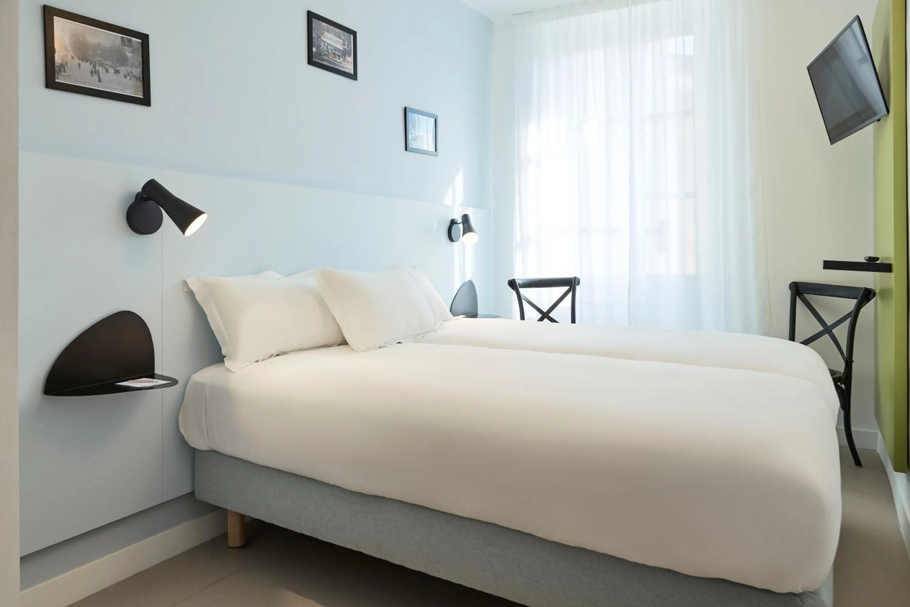 Standard Twin Room in Hôtel Amista Marseille - ancien Hôtel Saint Louis - Vieux Port