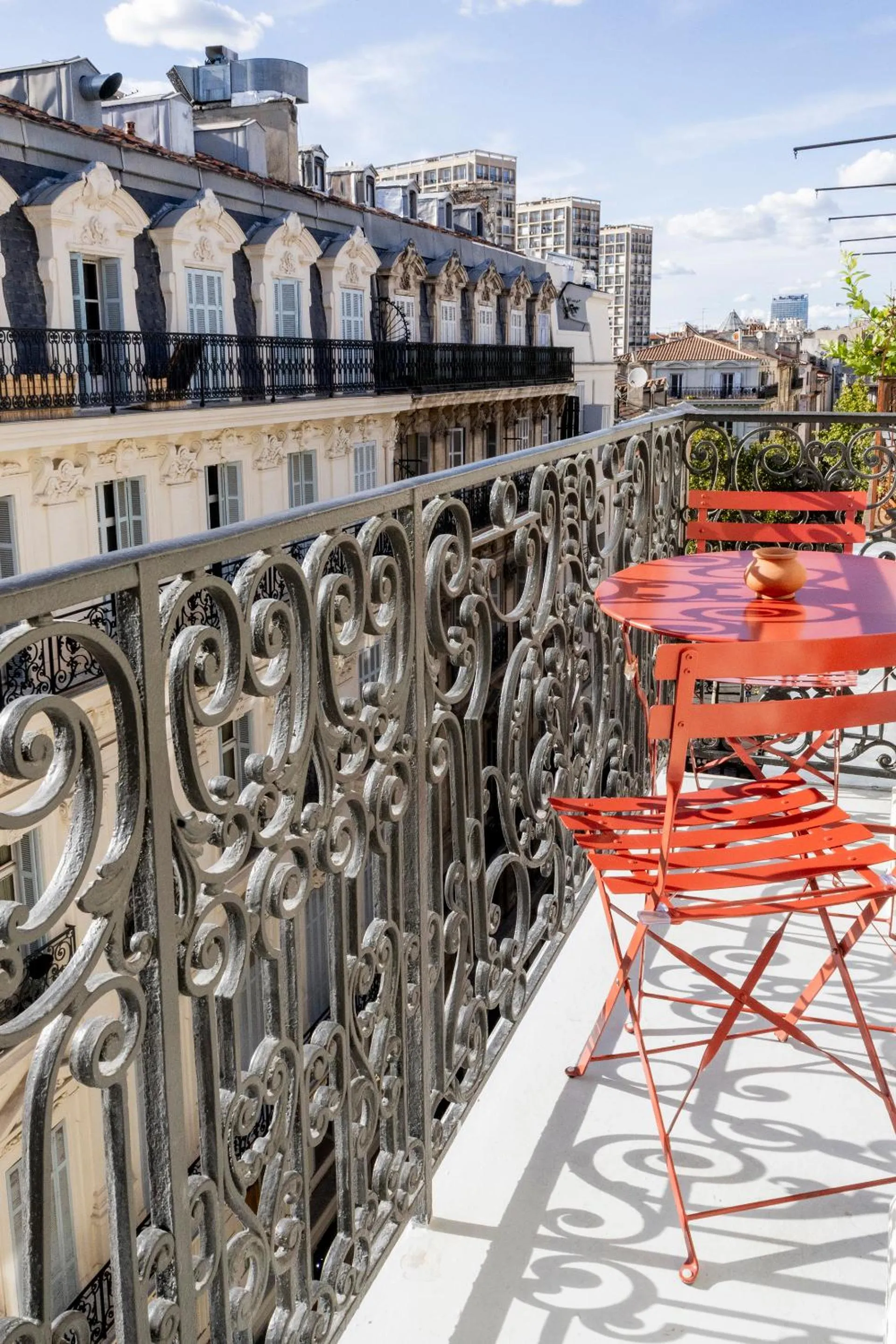 Balcony/Terrace in Hôtel Amista Marseille - ancien Hôtel Saint Louis - Vieux Port