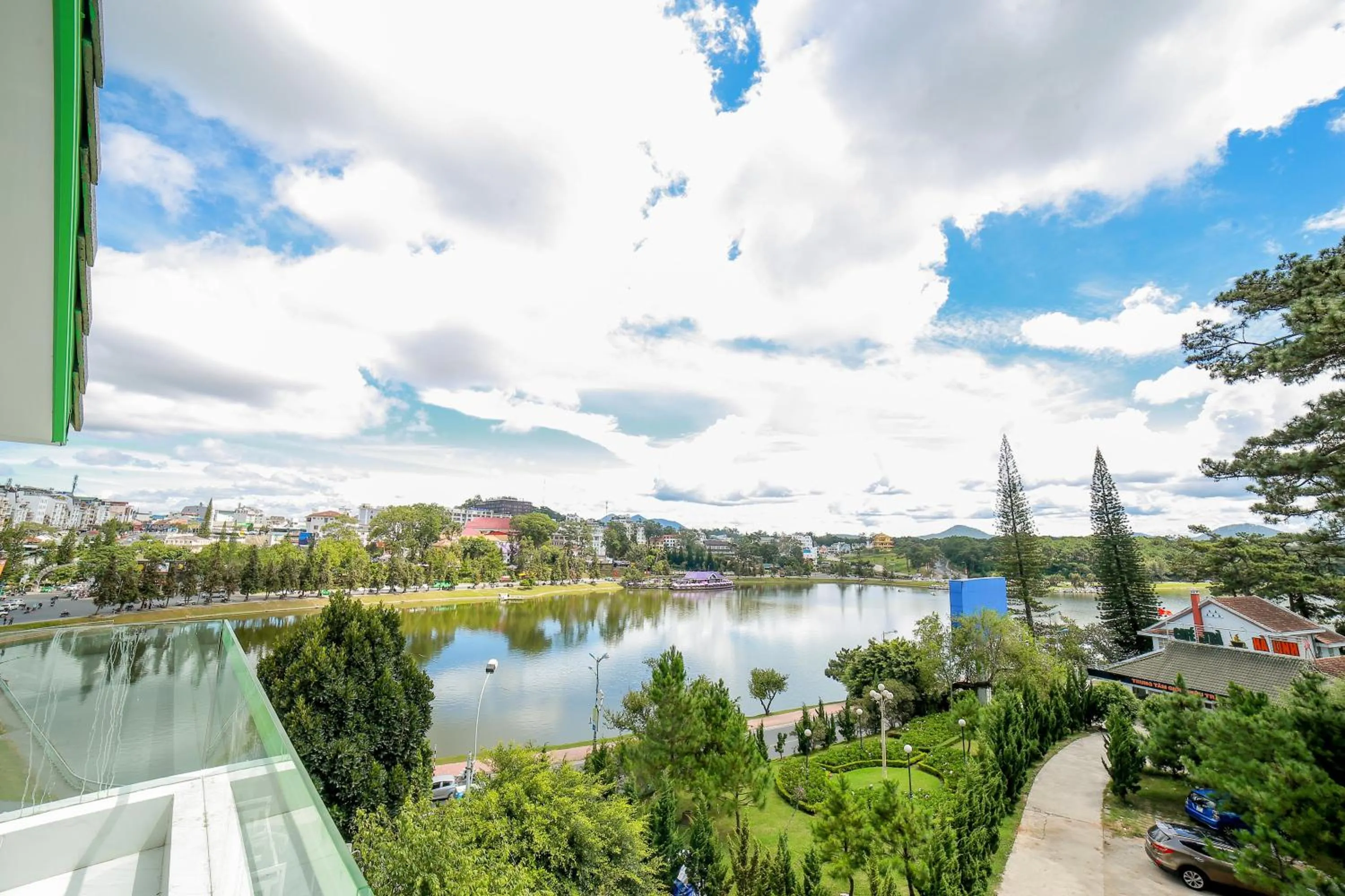 Lake view in Nhật Nguyên Hotel