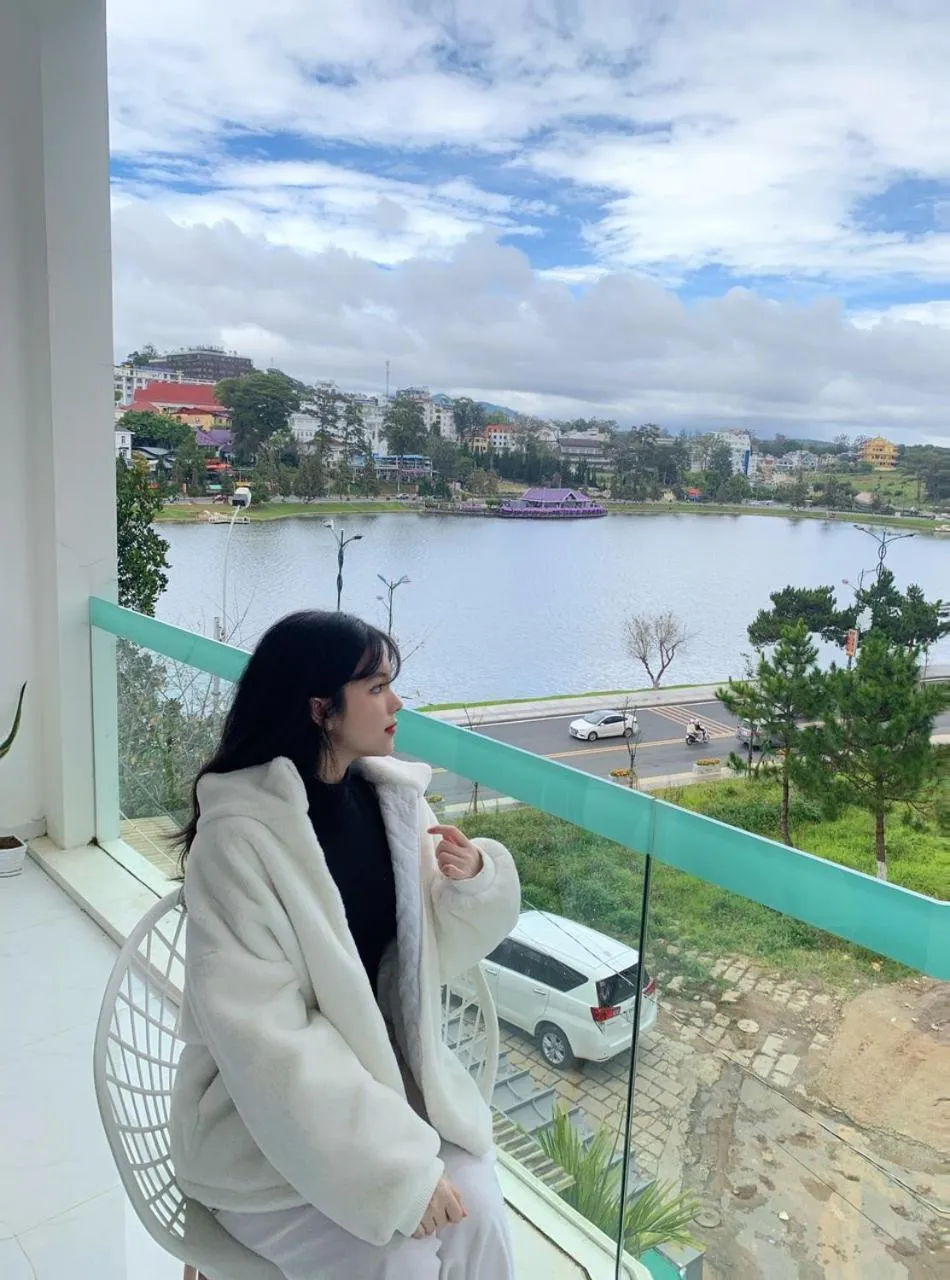 Lake view in Nhật Nguyên Hotel